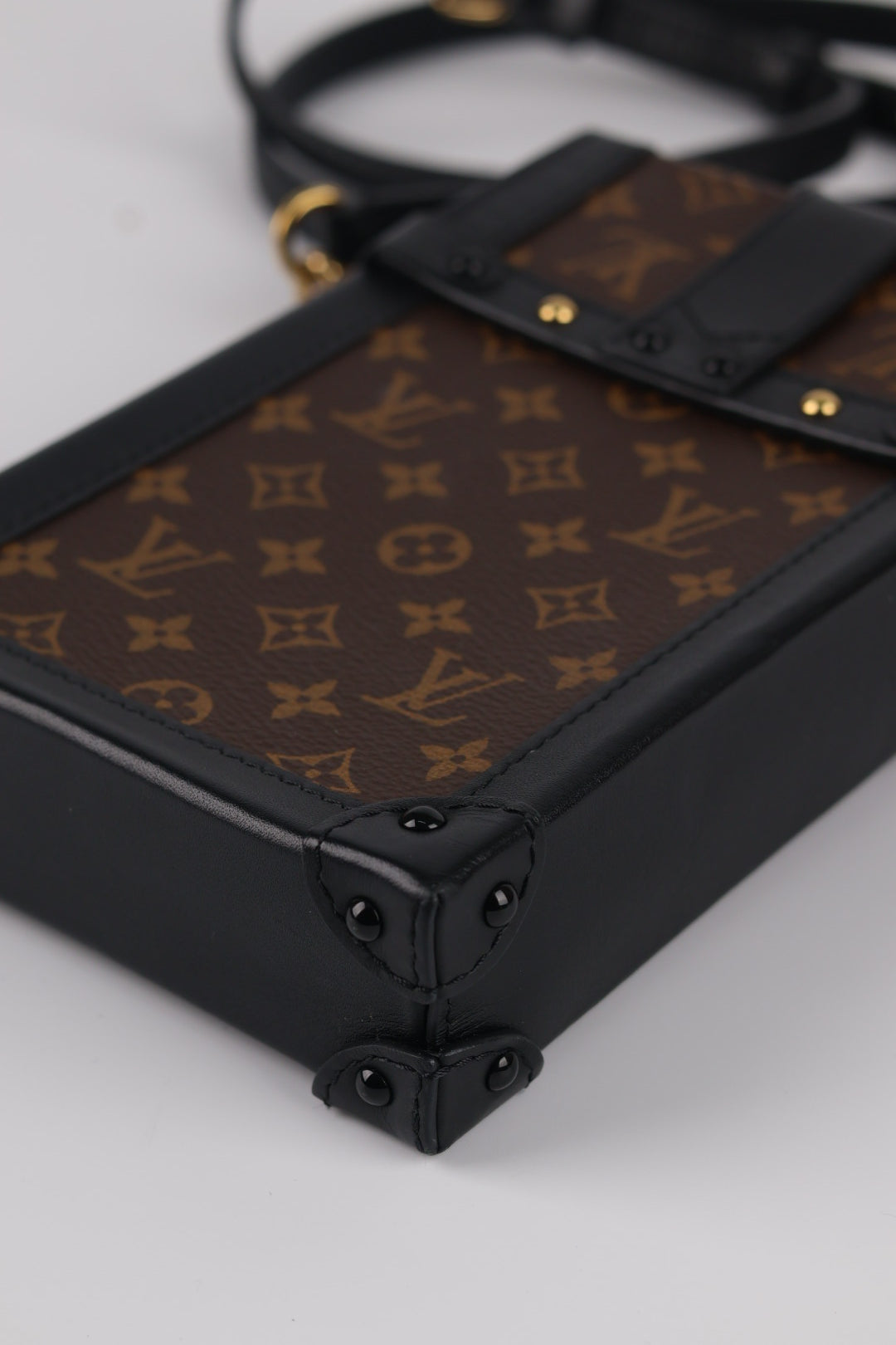Louis Vuitton Pochette Trunk Verticale Monogram