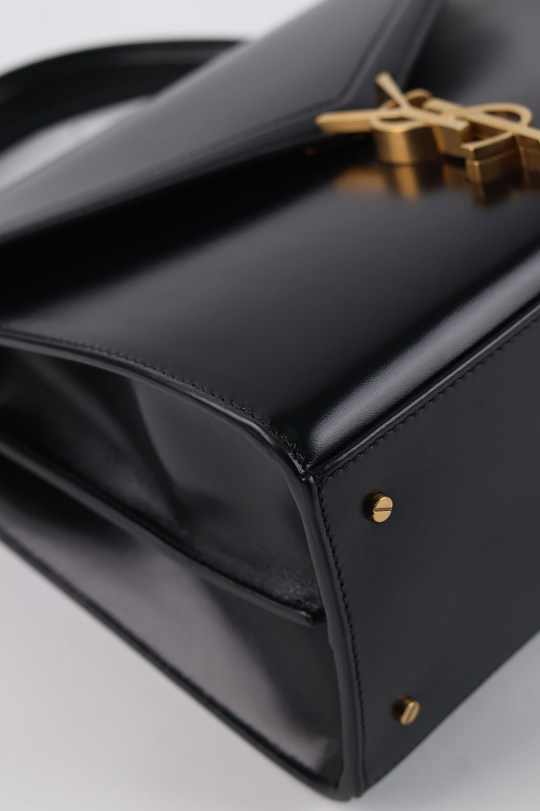 Saint Laurent Cassandra Media