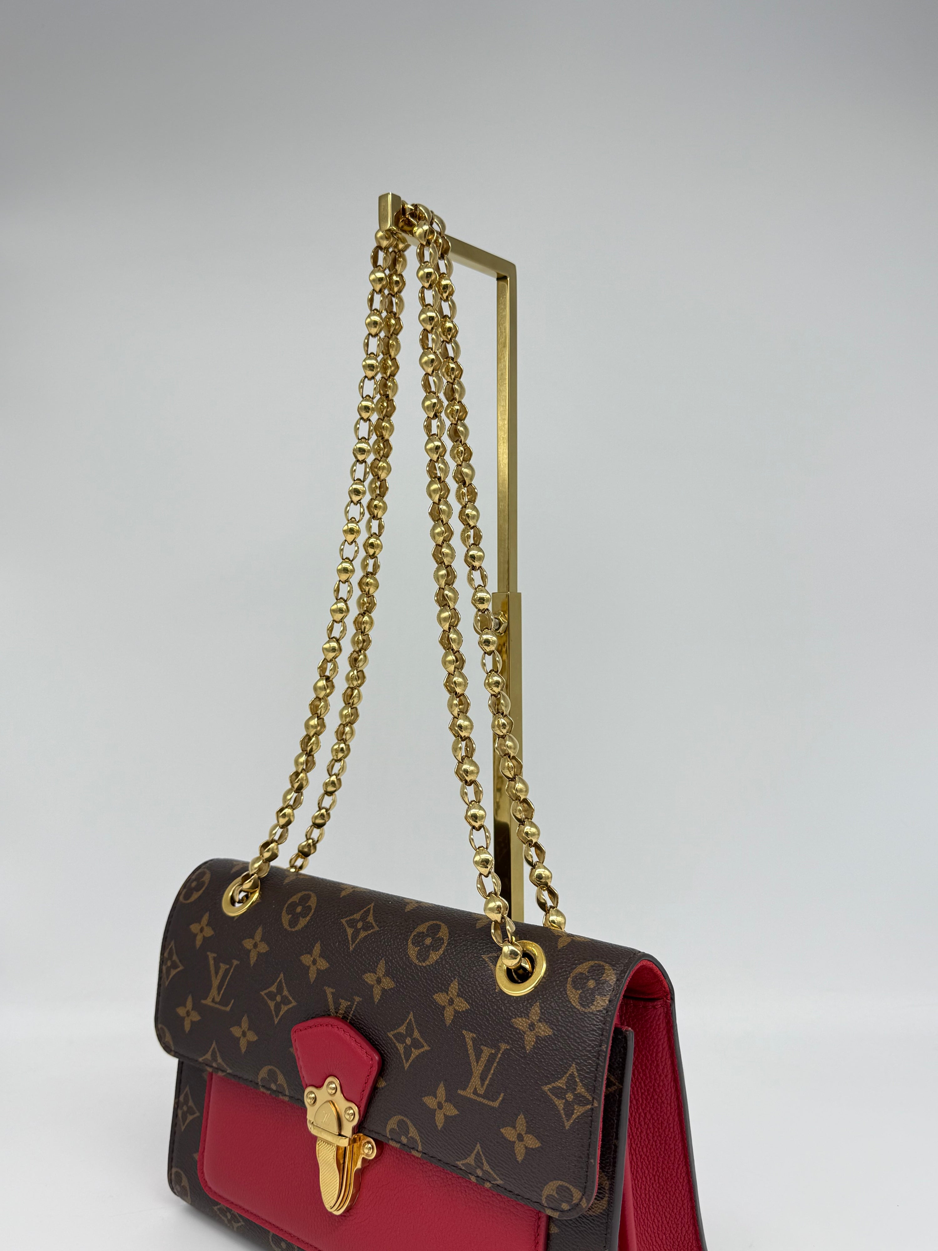 Louis Vuitton Victoire Monogram