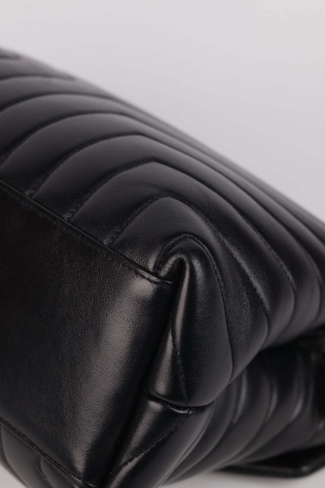 Saint Laurent Lou Lou Media