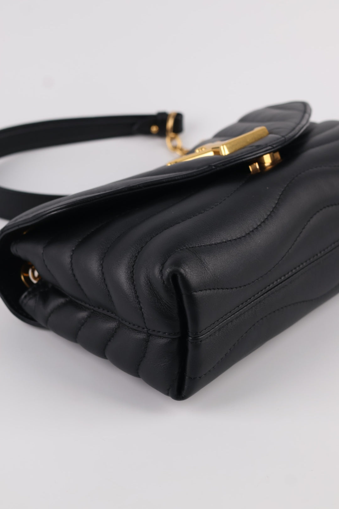 Louis Vuitton New Wave Media