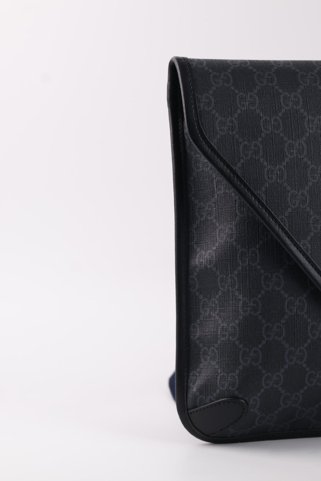 Gucci Messenger GG Supreme Small
