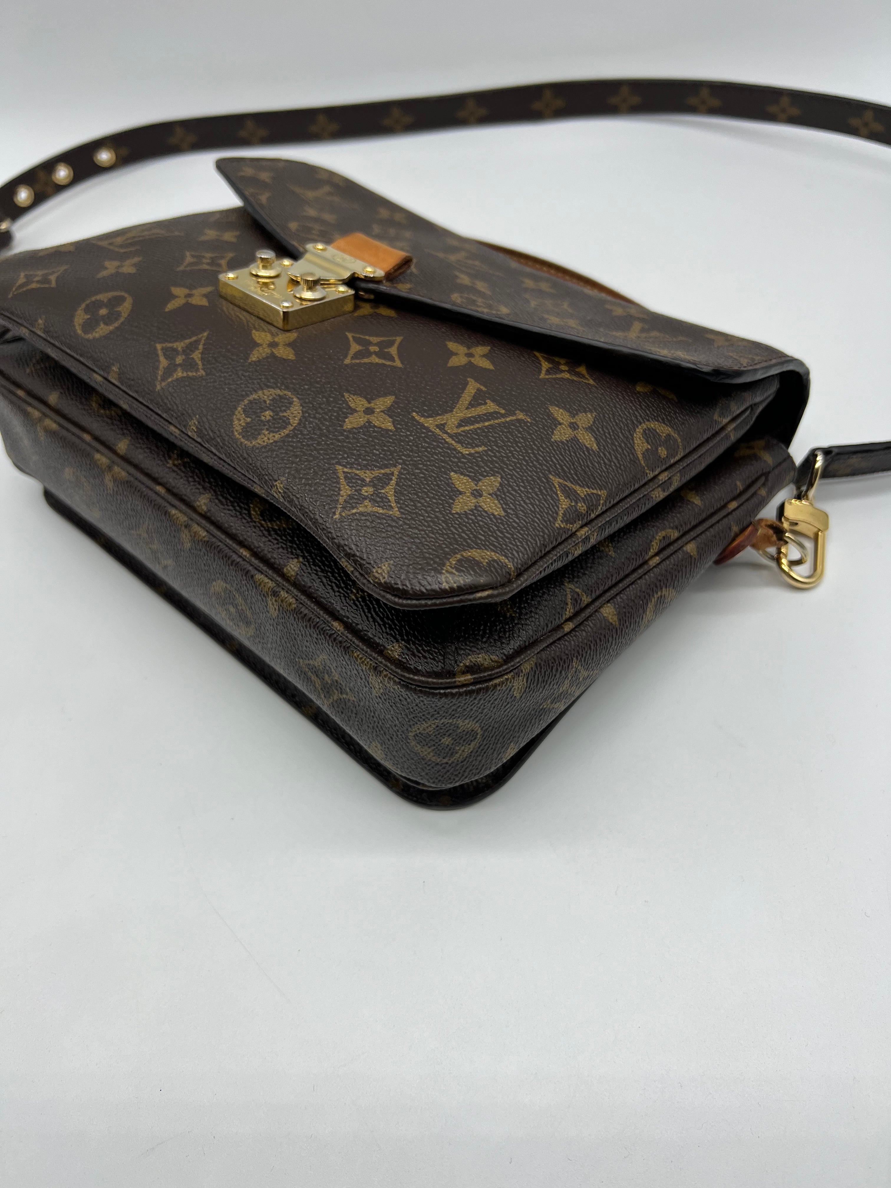 Louis Vuitton Métis Monogram