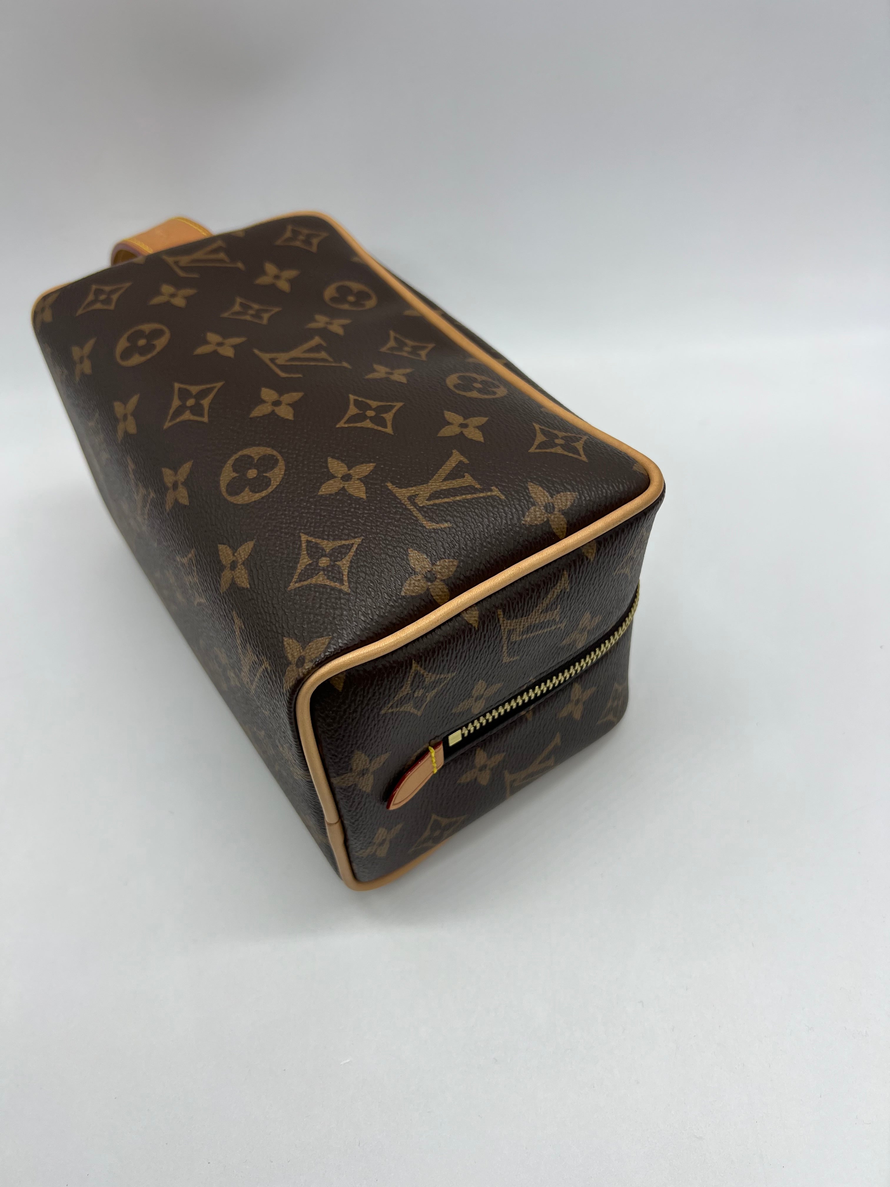 Louis Vuitton Trousse Toilette Locker Dopp Kit