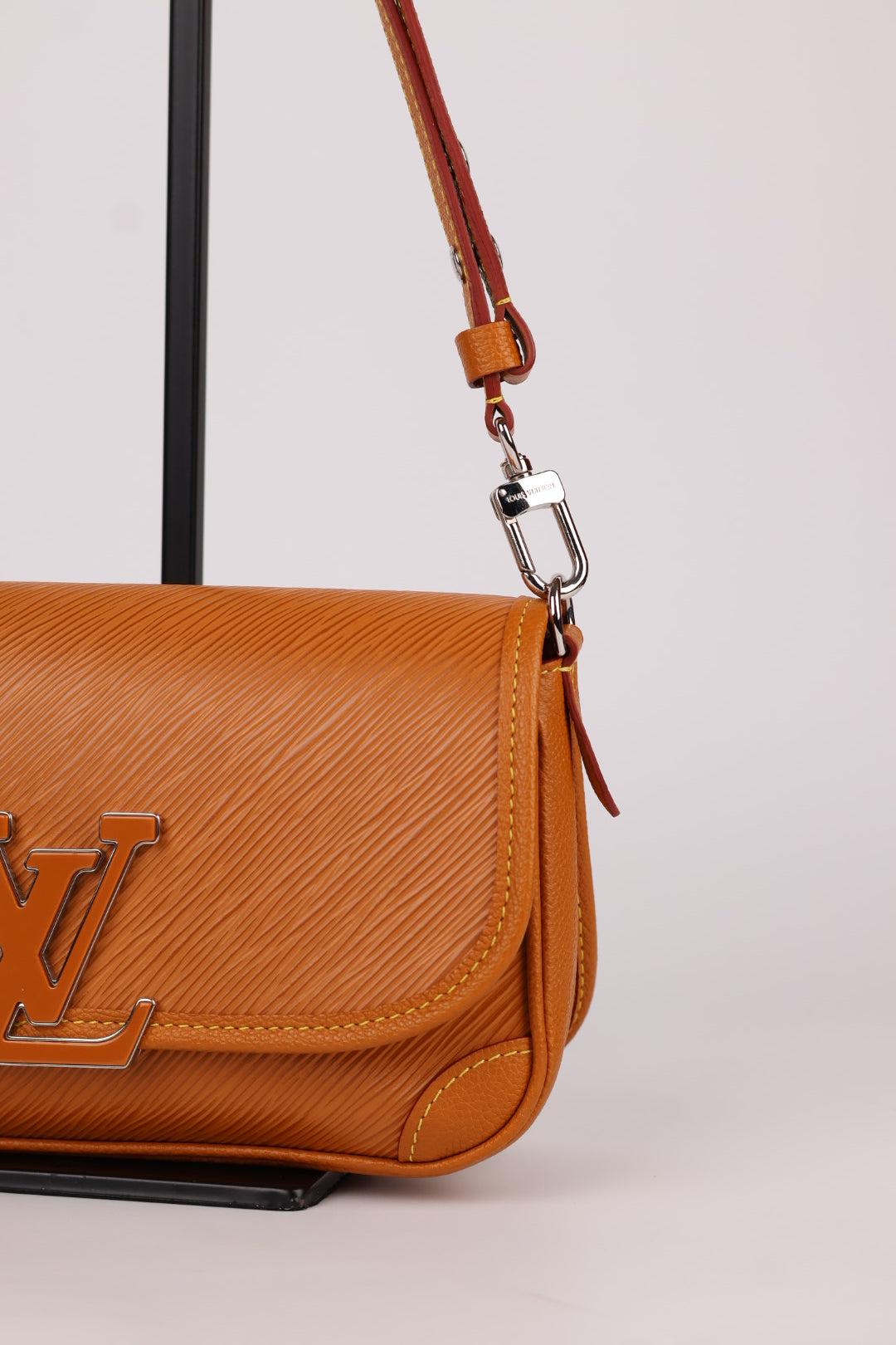 Louis Vuitton Buci Epi