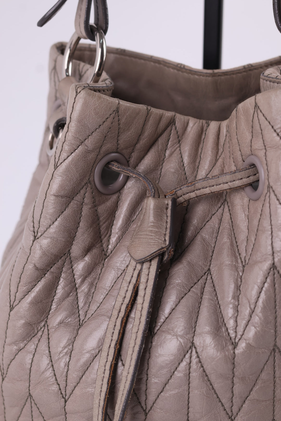 Miu Miu Bucket in Pelle