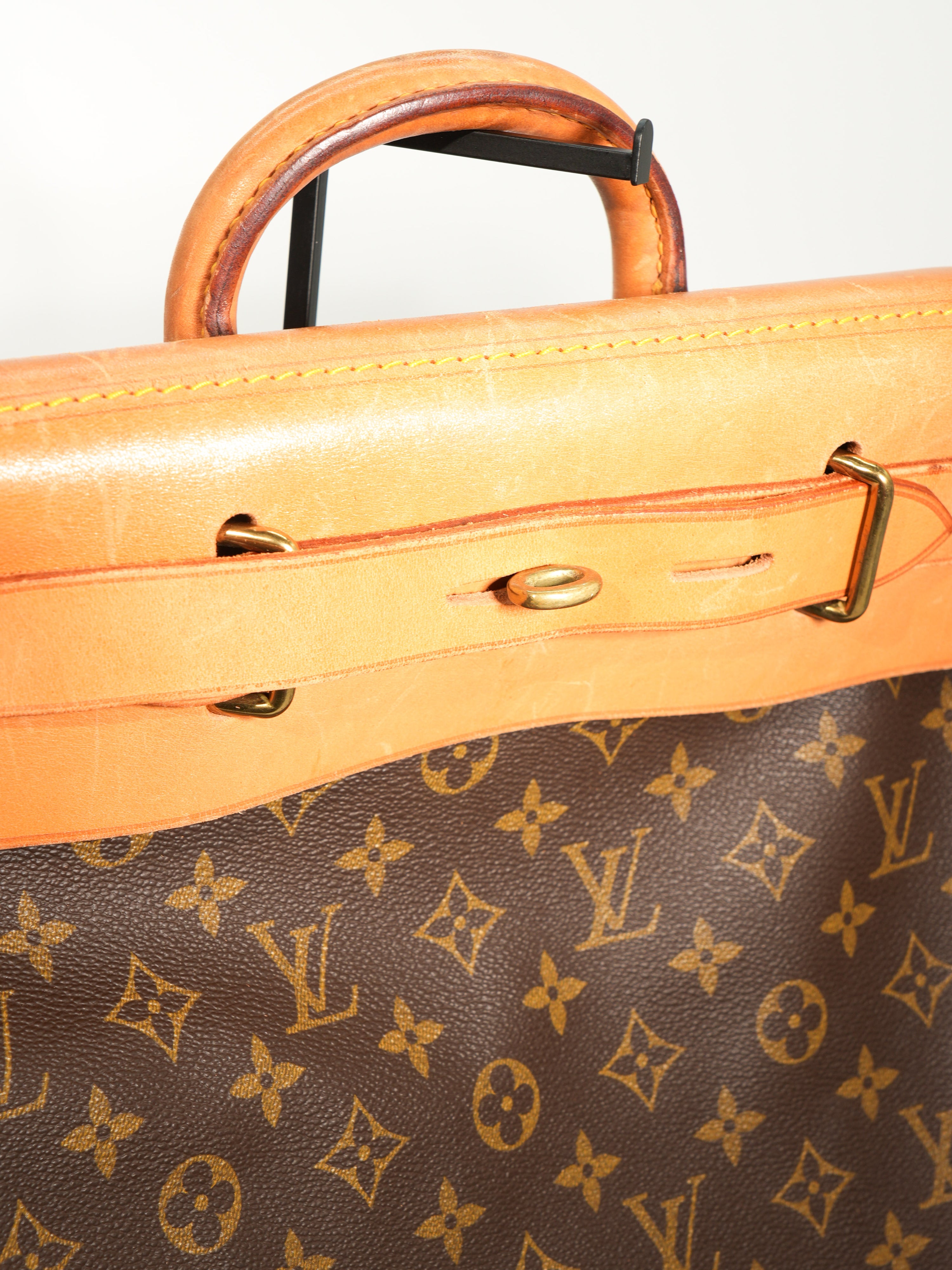 Louis Vuitton Streamer Monogram Vintage