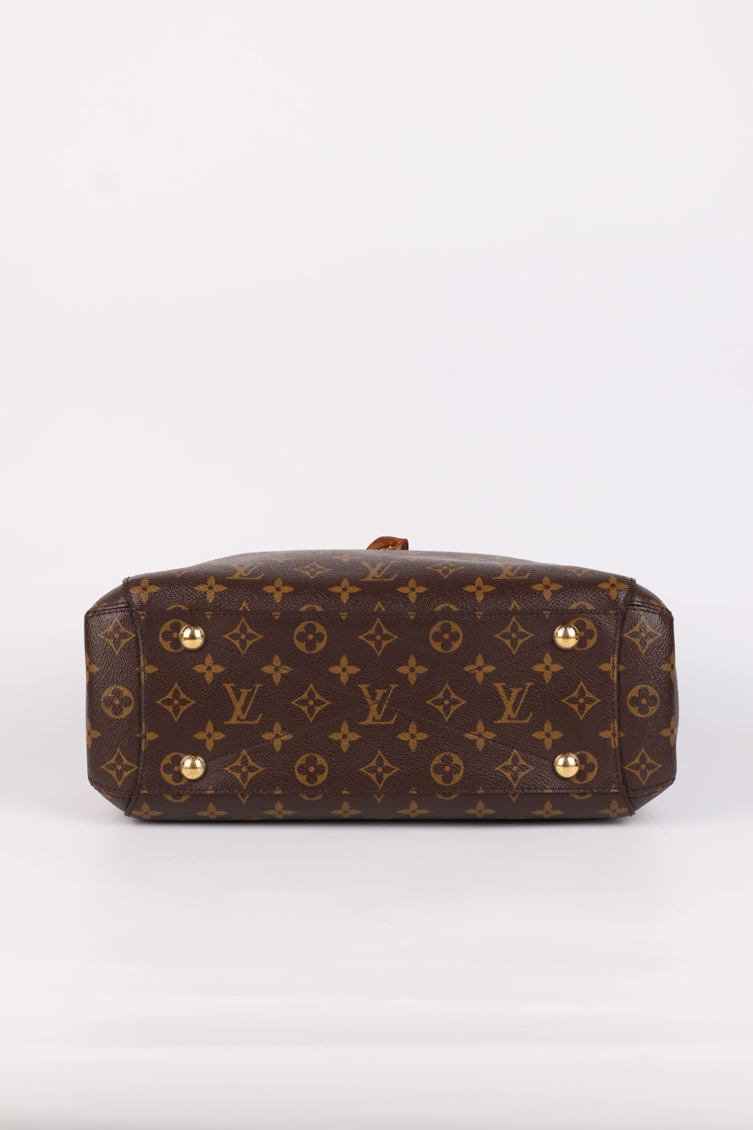 Louis Vuitton Montaigne MM