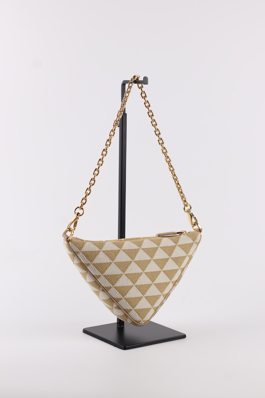 Prada Traingle Symbole
