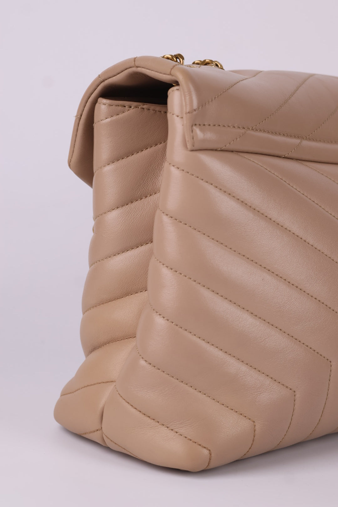 Saint Laurent Lou Lou Media