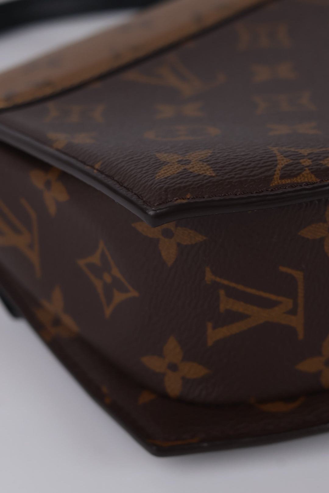 Louis Vuitton Tilsit Monogram