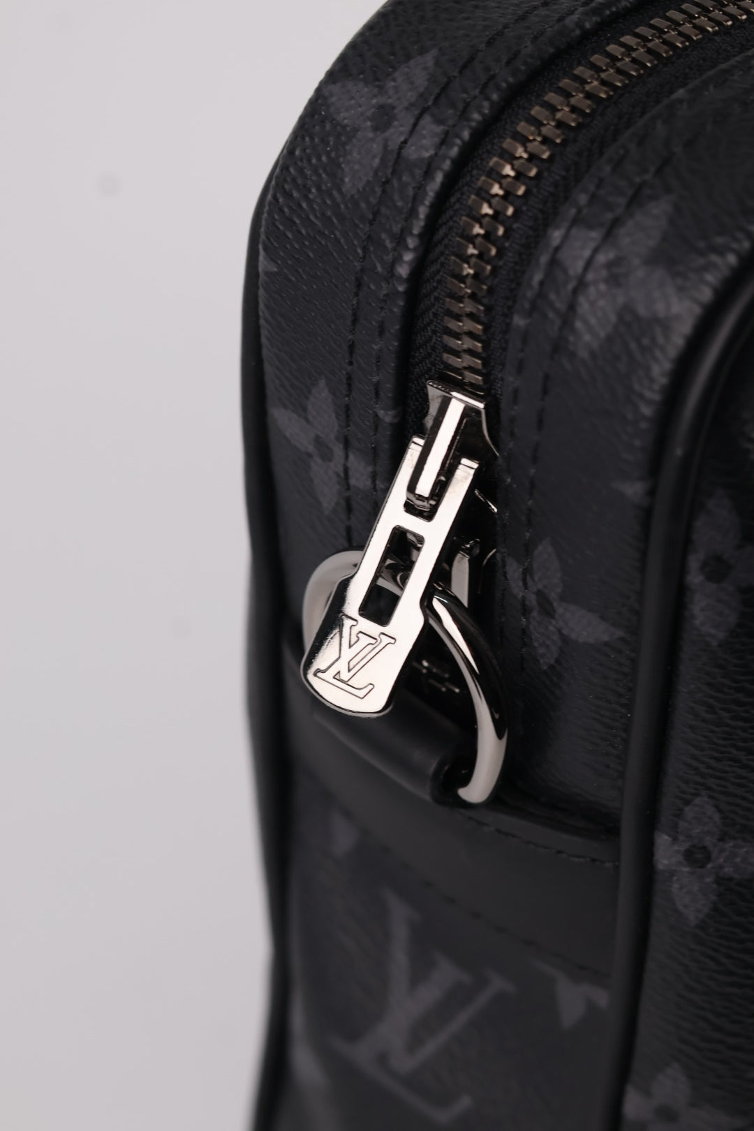 Louis Vuitton Porte-Documents Voyage PM Monogram Eclipse