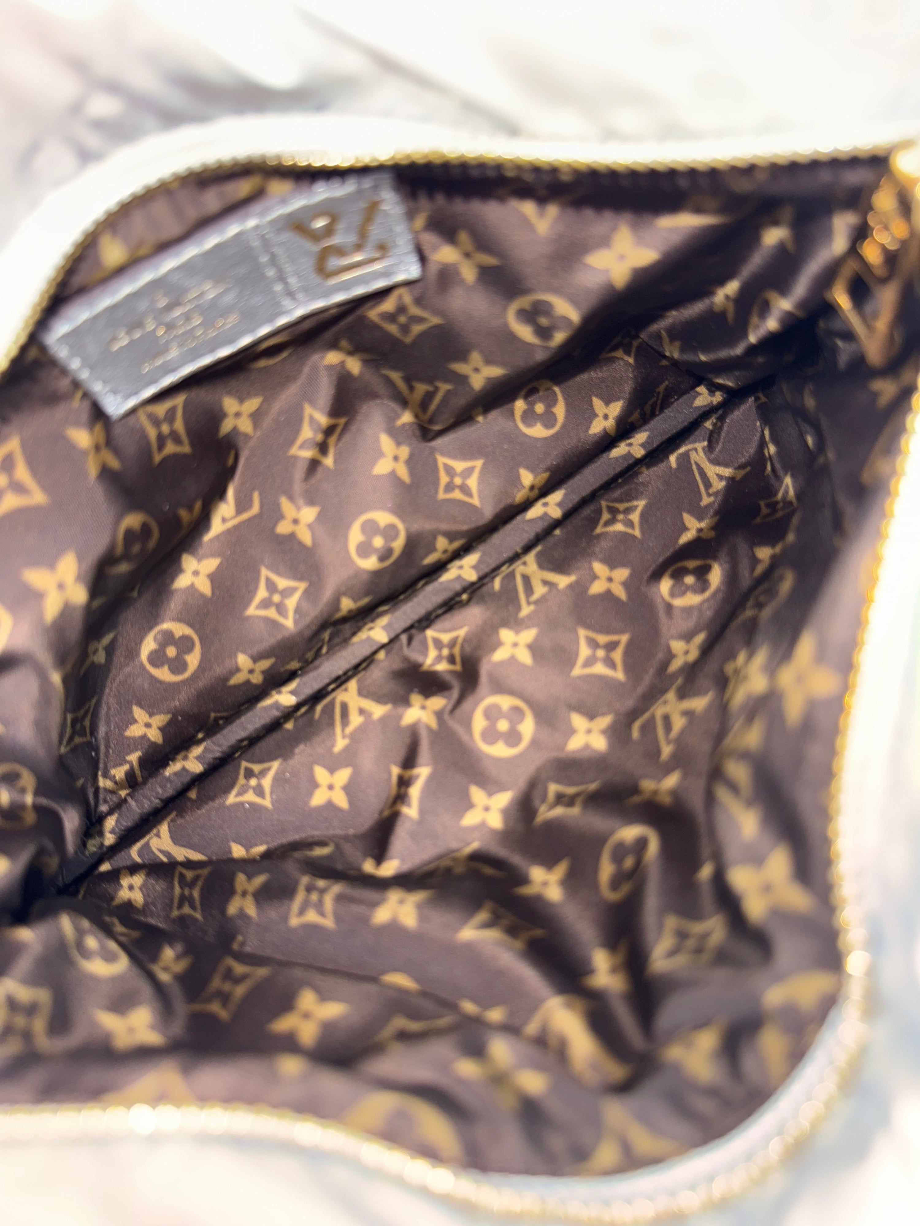 Louis Vuitton Maxi Multipochette