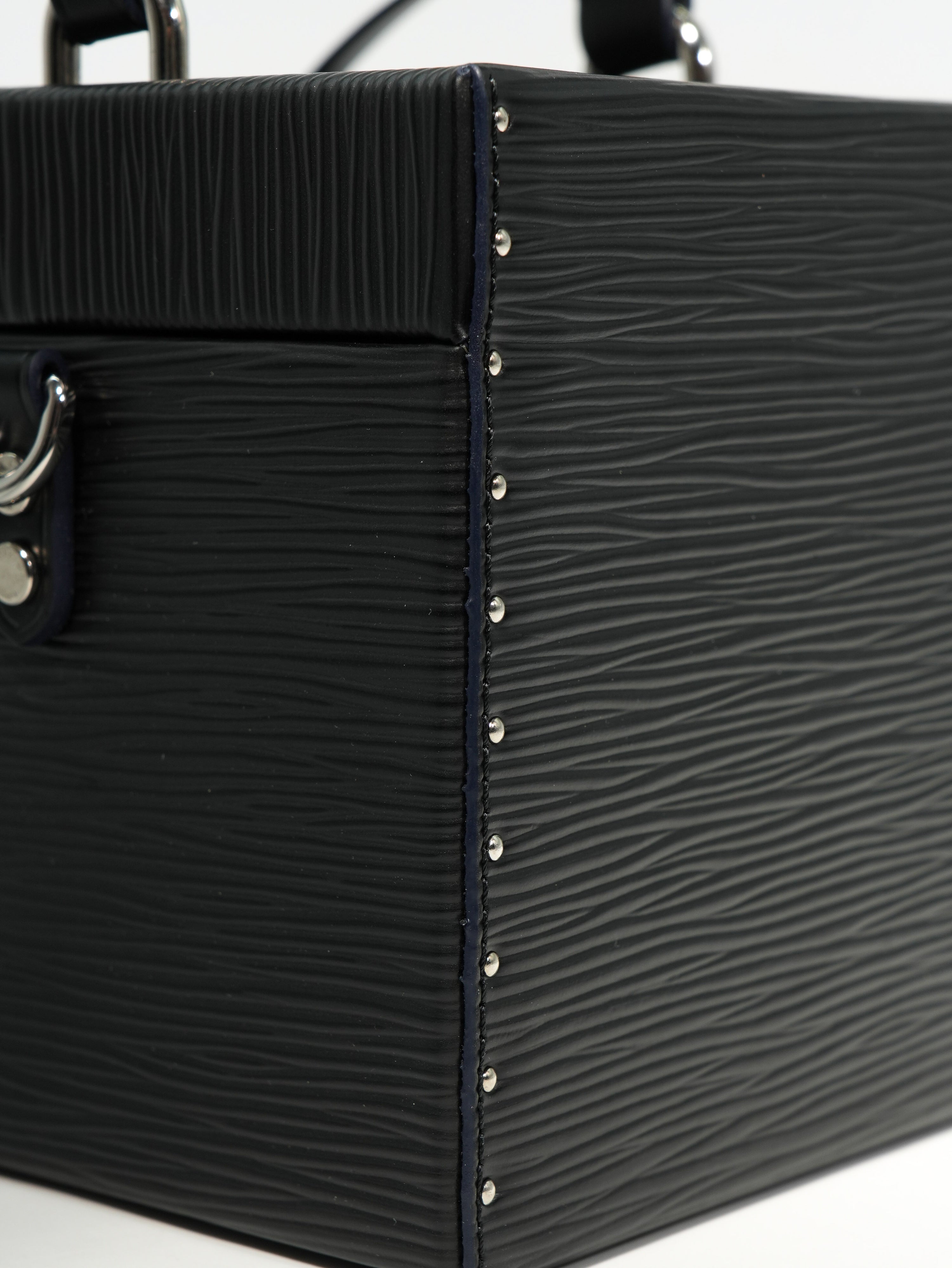Louis Vuitton Bleecker Epi