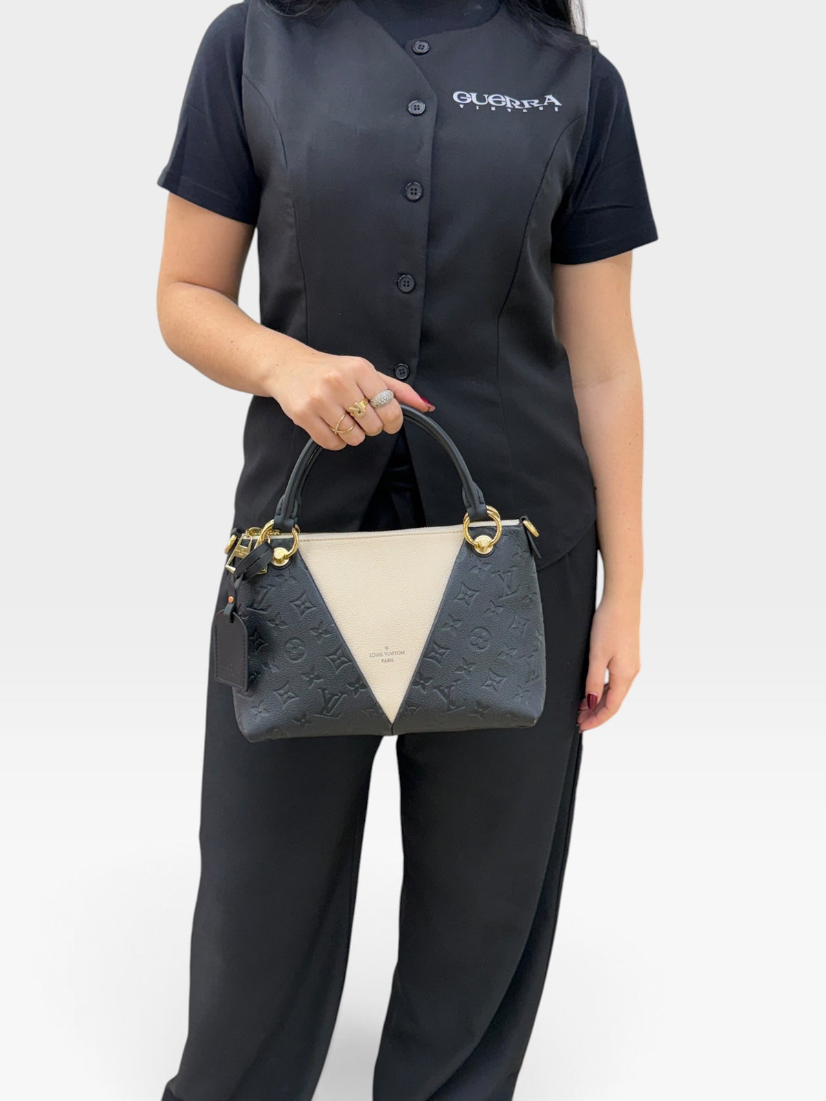Louis Vuitton V Tote BB Empreinte