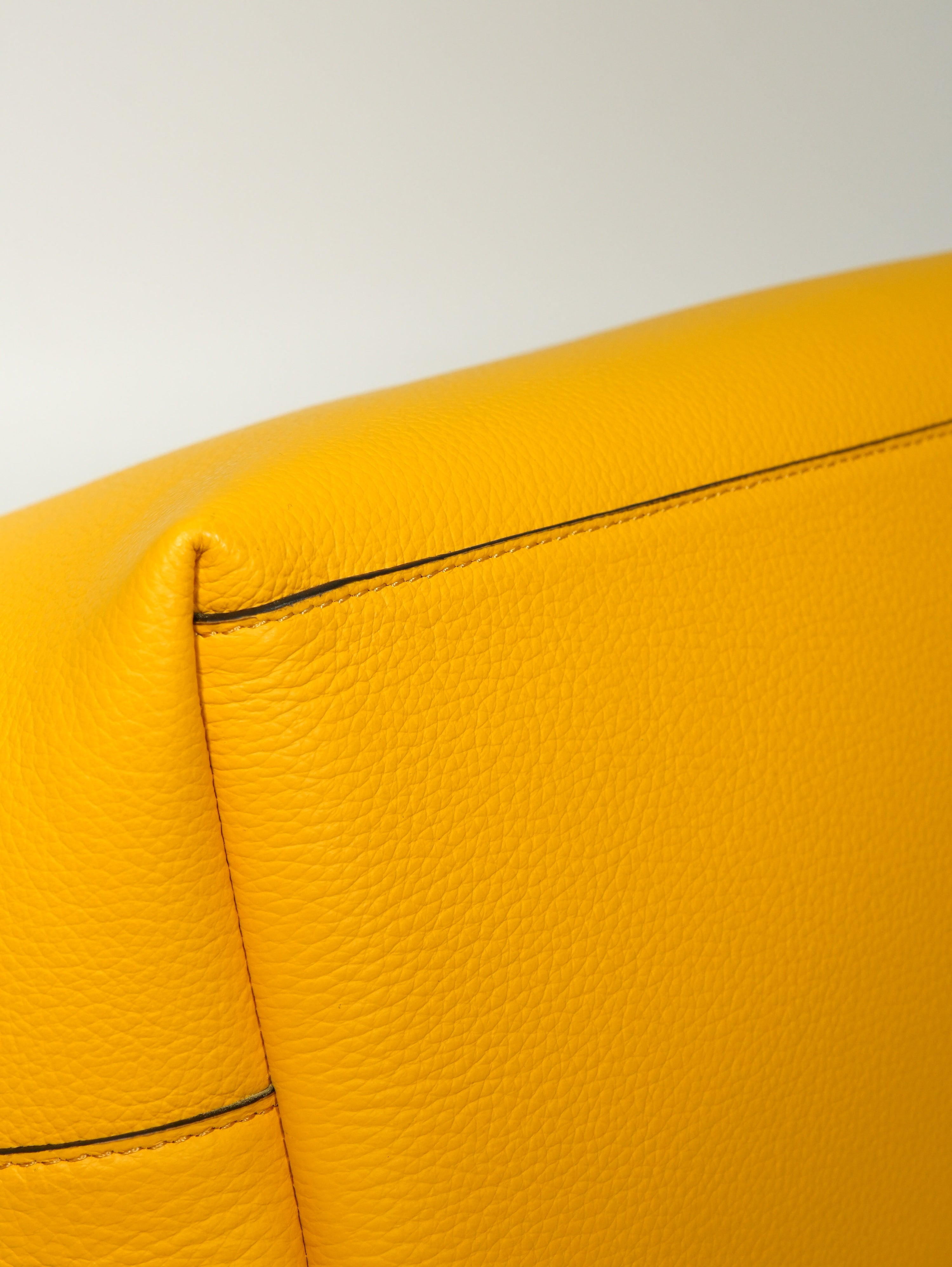 Ferragamo Gancini Tote in Pelle