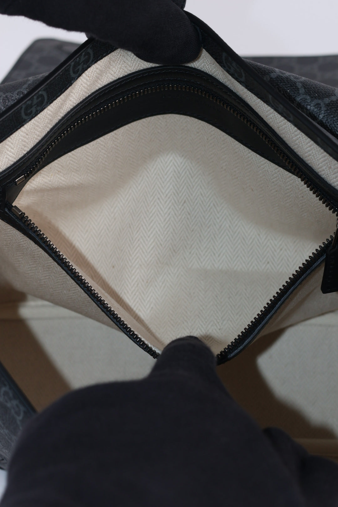 Gucci Emblem a Tracolla Media