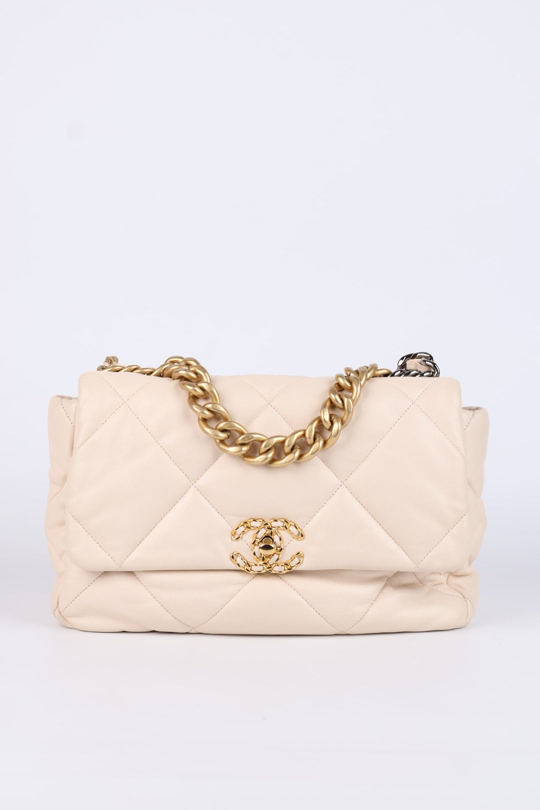 Chanel 19 Media in Pelle
