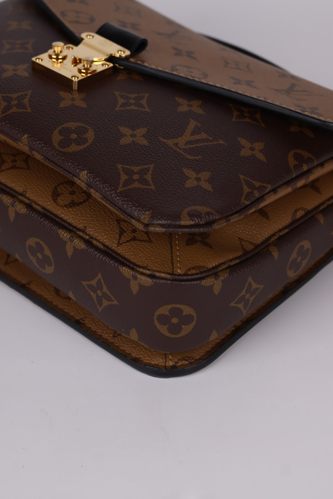 Louis Vuitton Métis Reverse