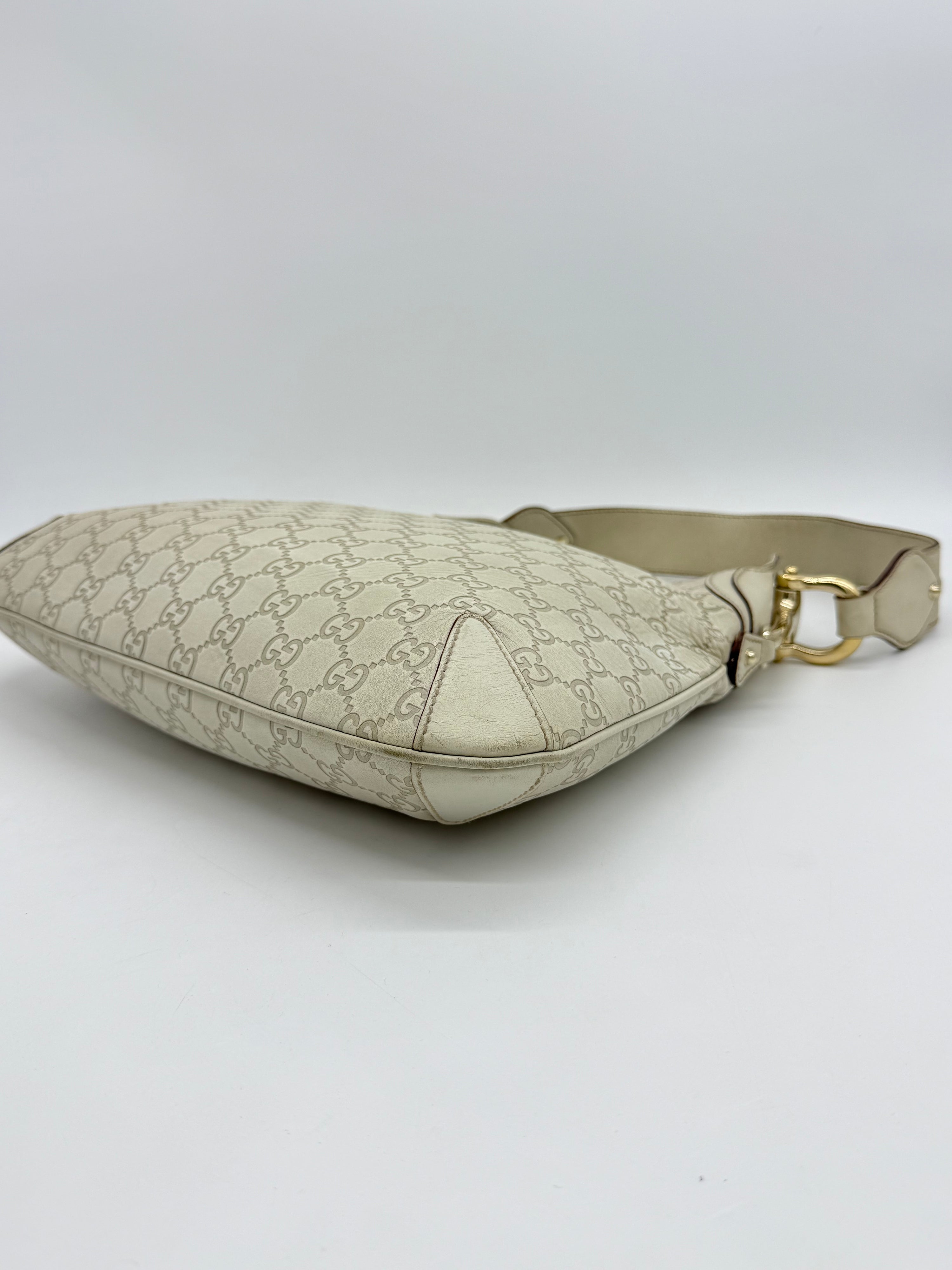 Gucci Hobo GG Signature