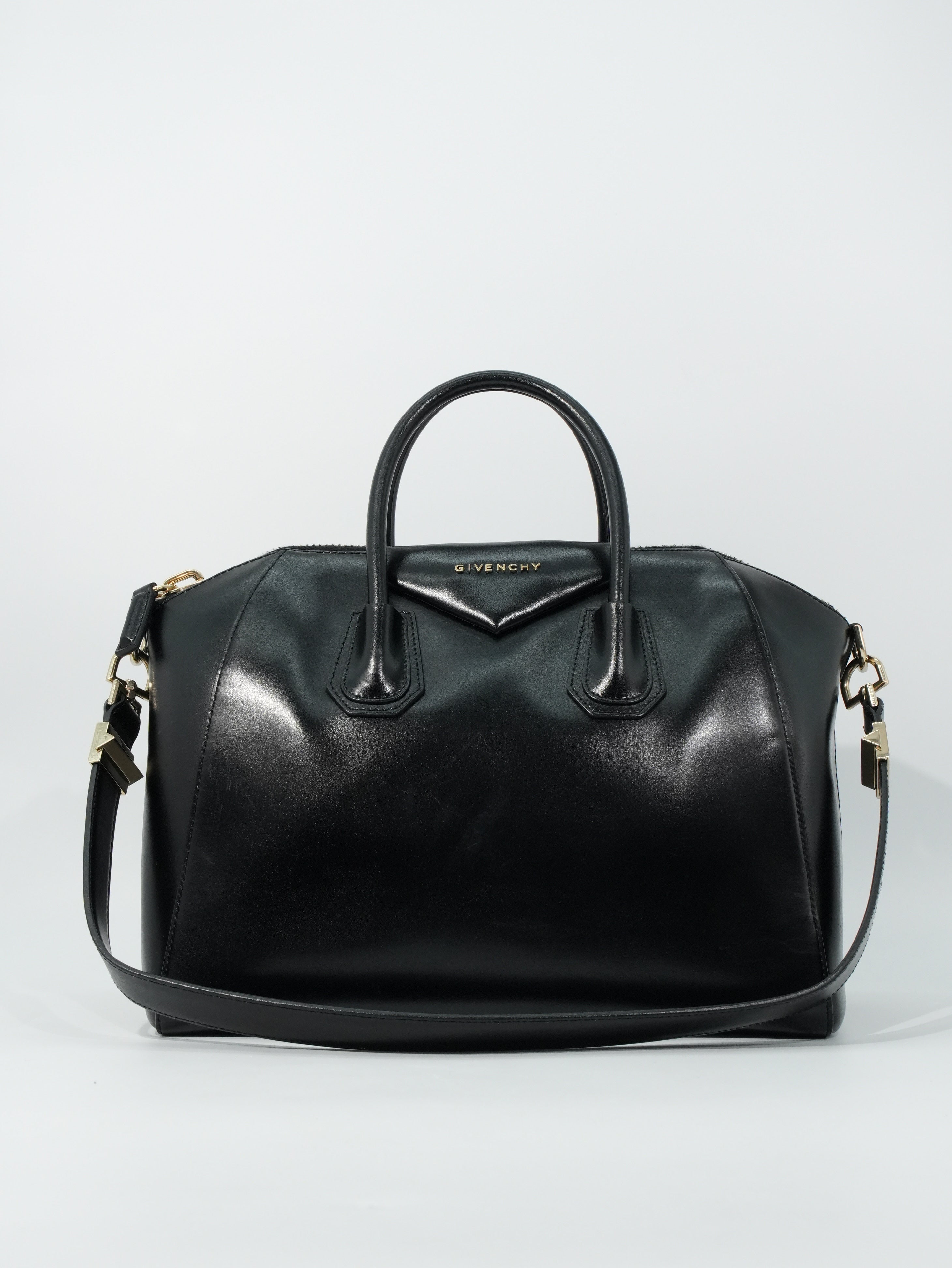 Givenchy Antigona Media