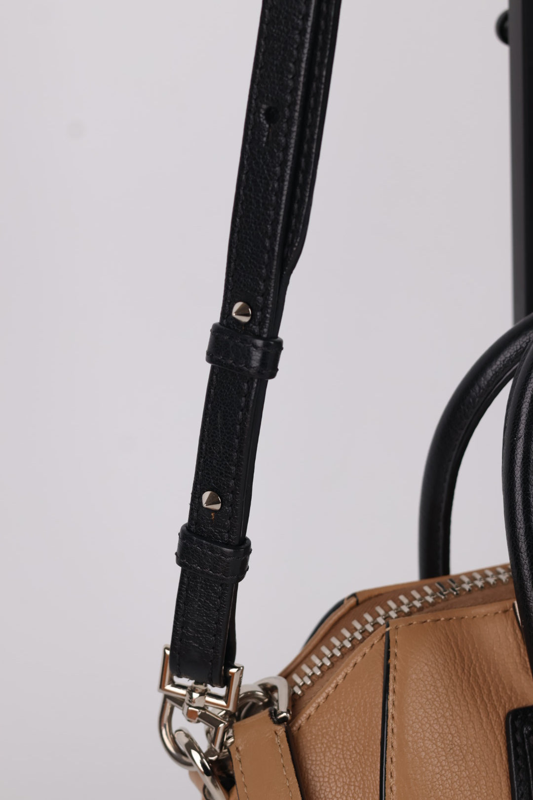 Givenchy Antigona Small in Pelle