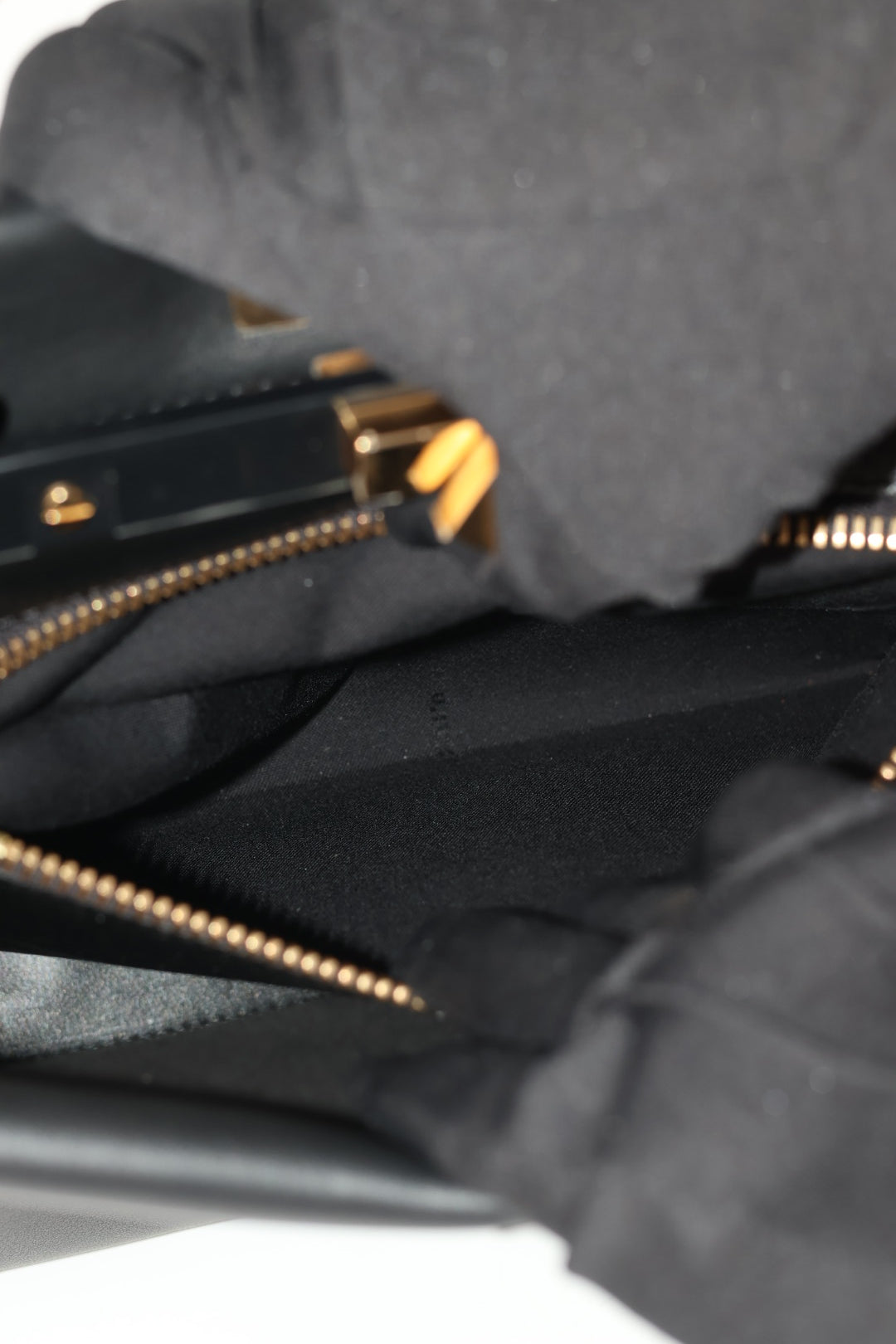 Fendi Peekaboo Media in Pelle