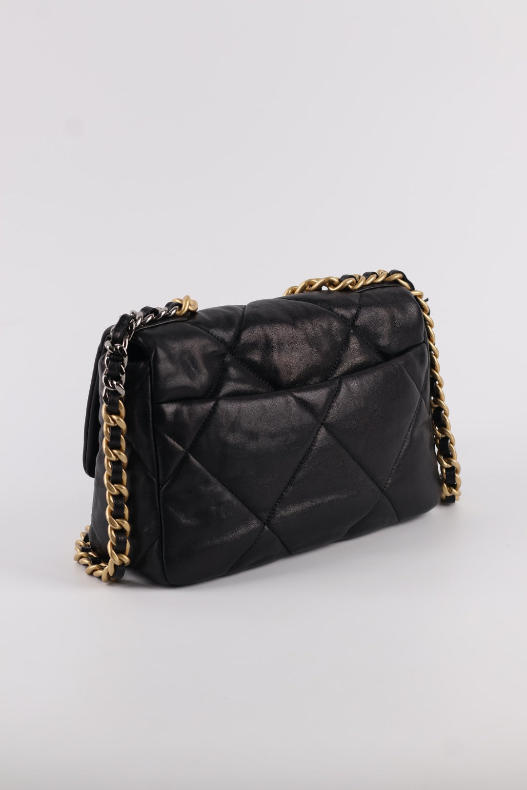 Chanel 19 in Pelle