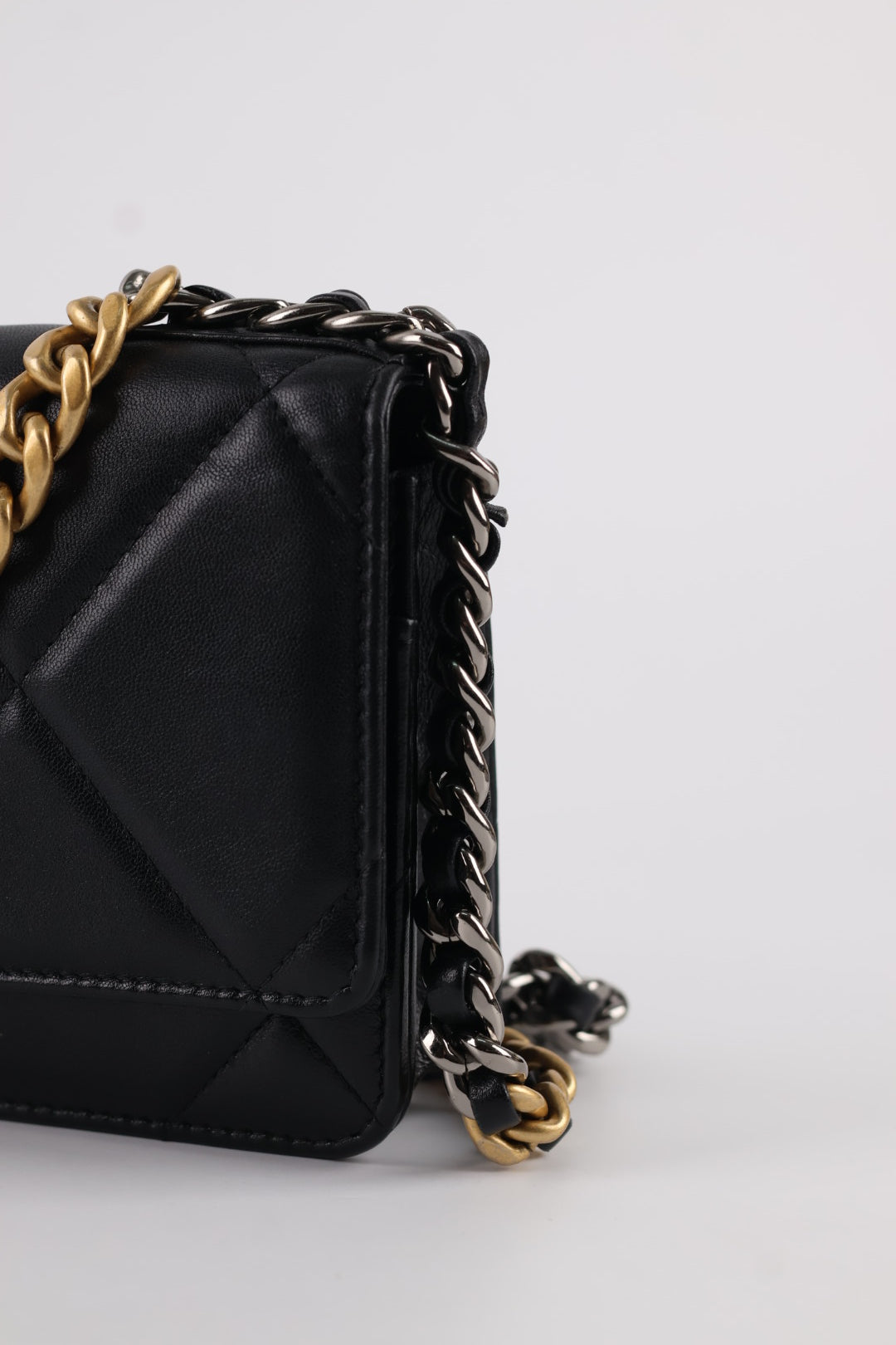 Chanel Woc 19 in Pelle