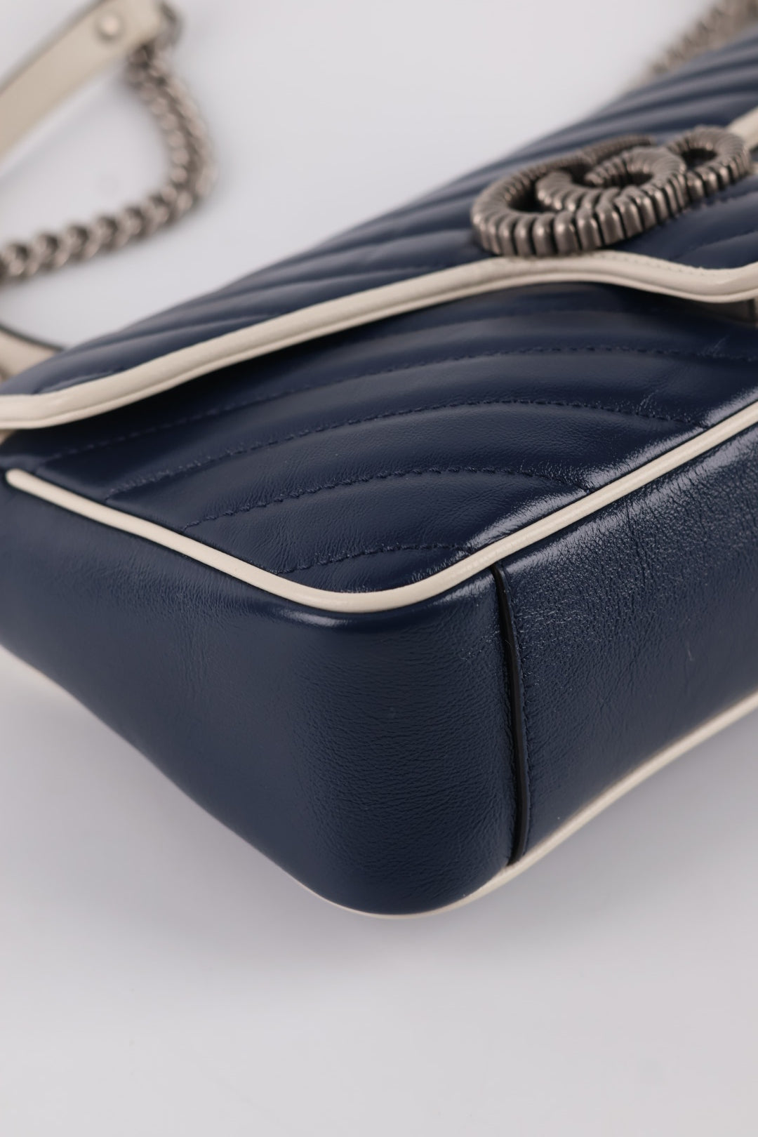 Gucci Marmont Media in Pelle