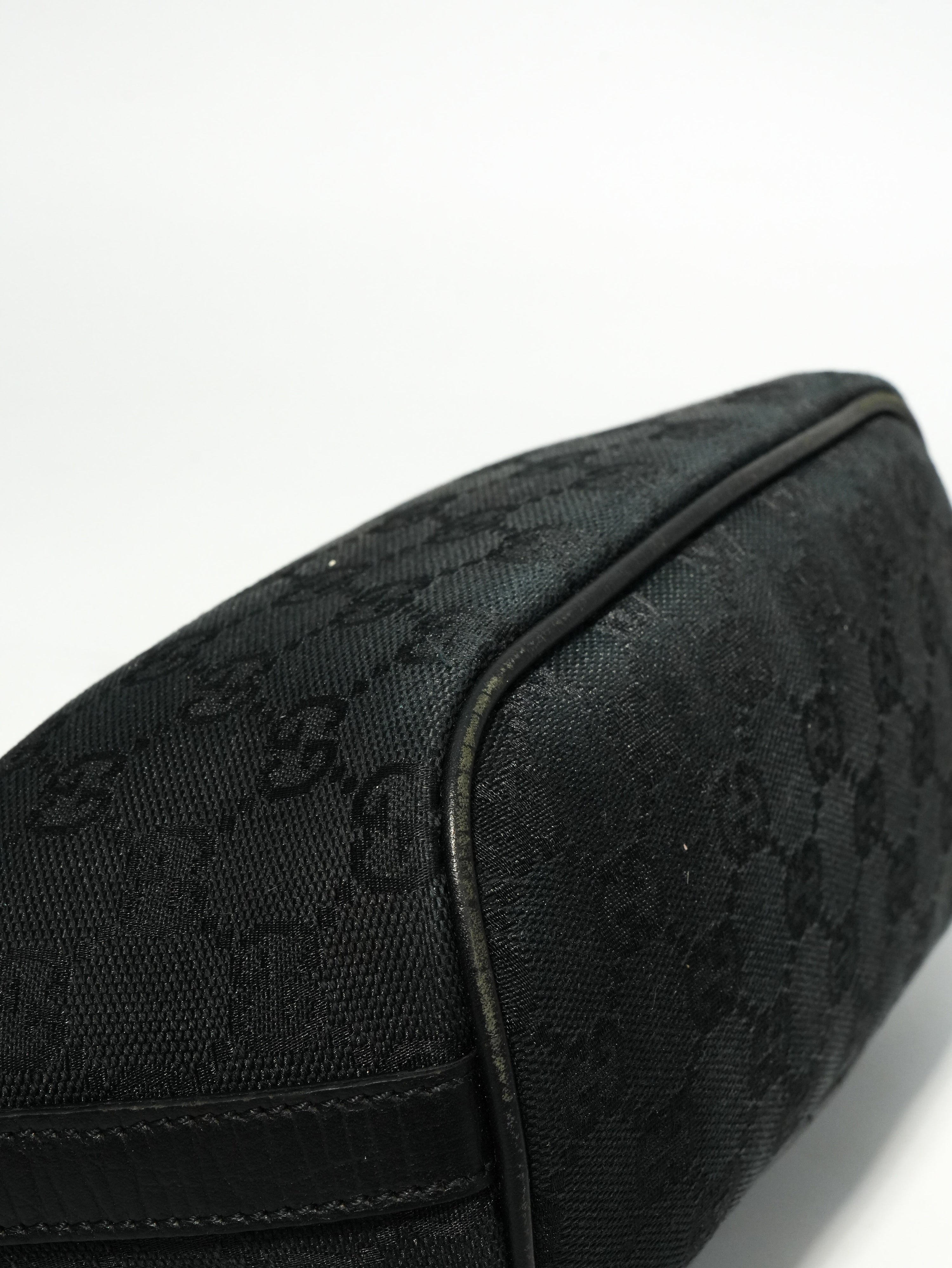 Gucci Boat Bag GG Wave