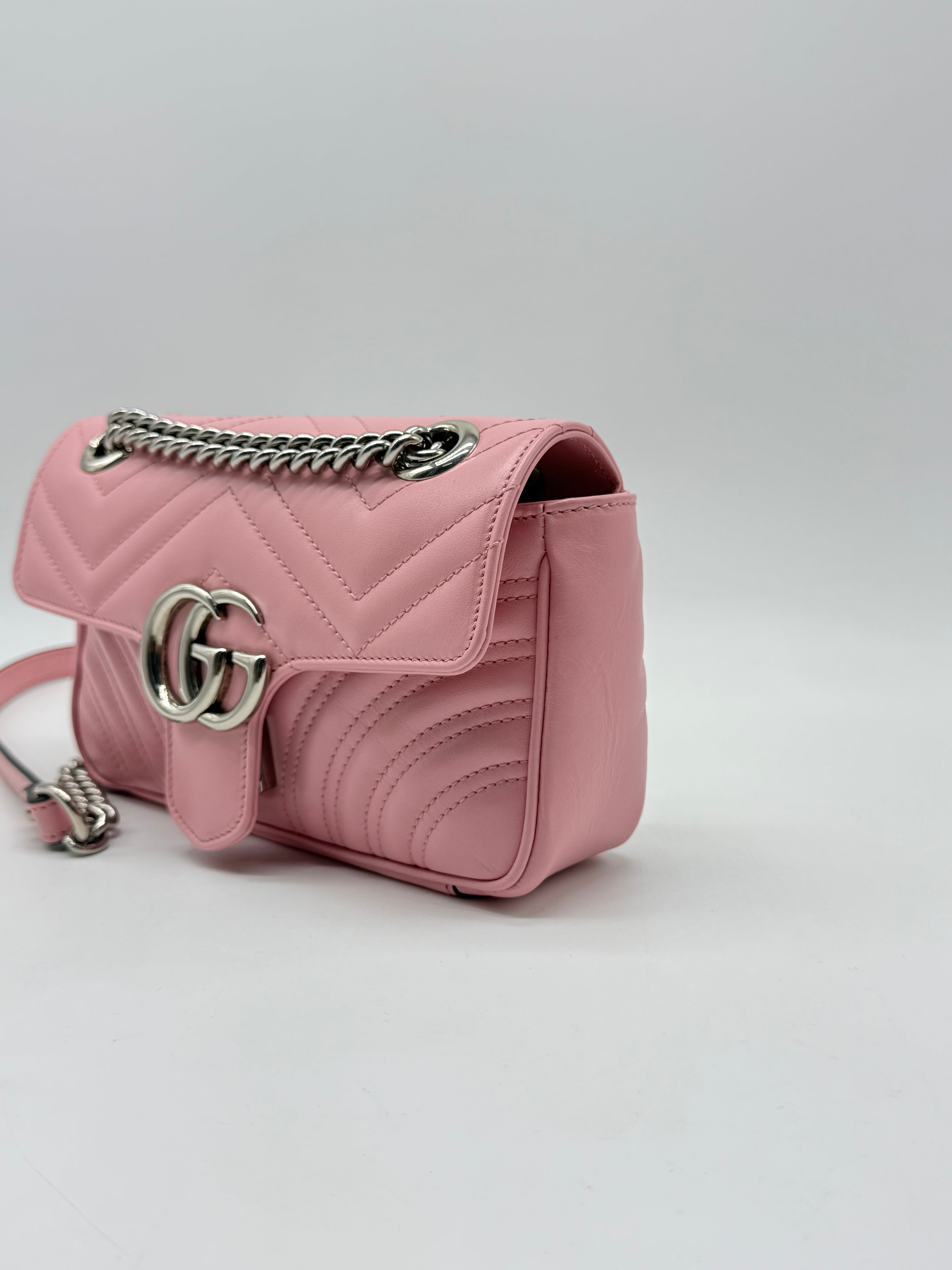 Gucci Marmont Matelassé 22cm