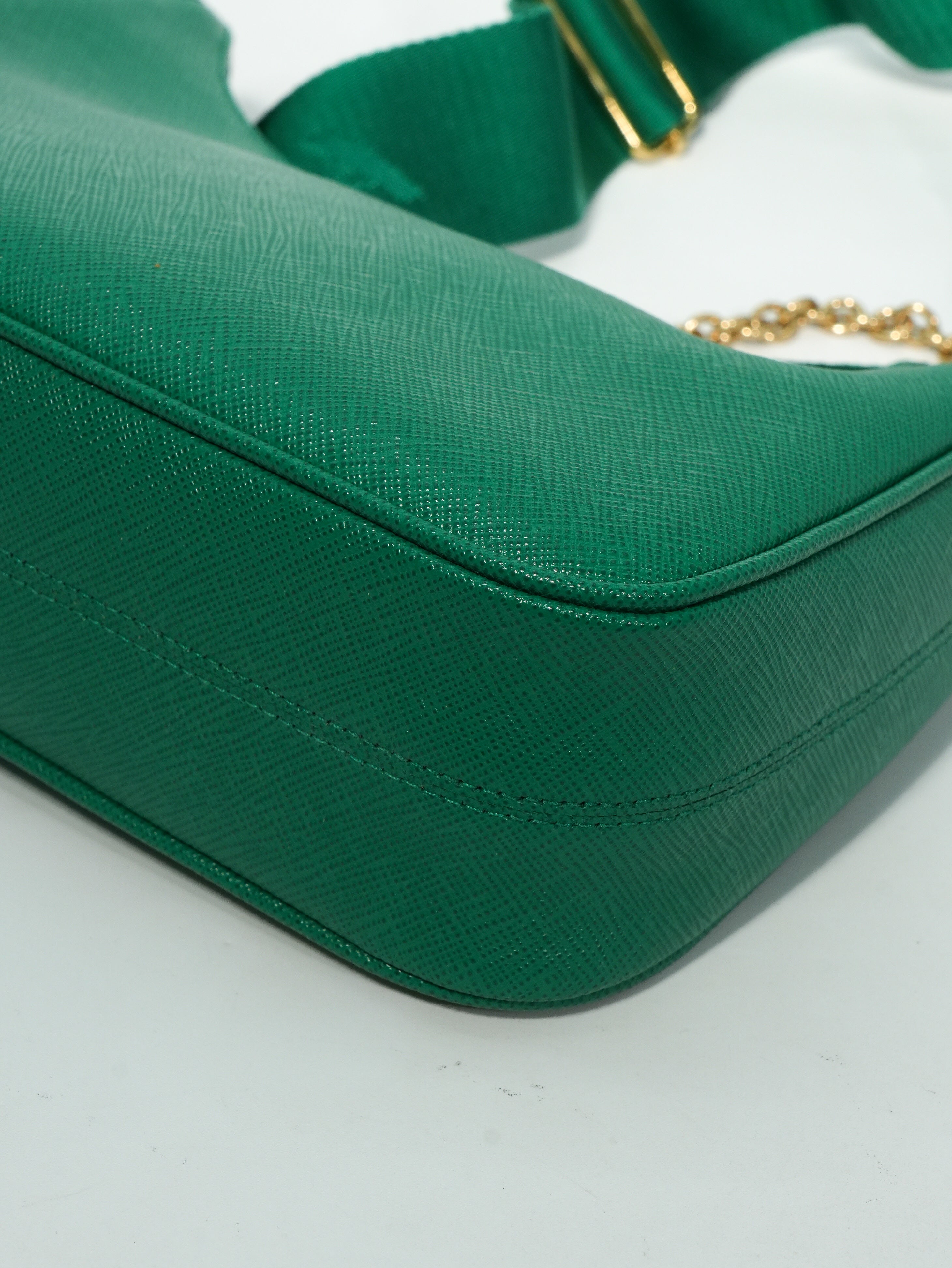 Prada Re-Edition 2005 Saffiano