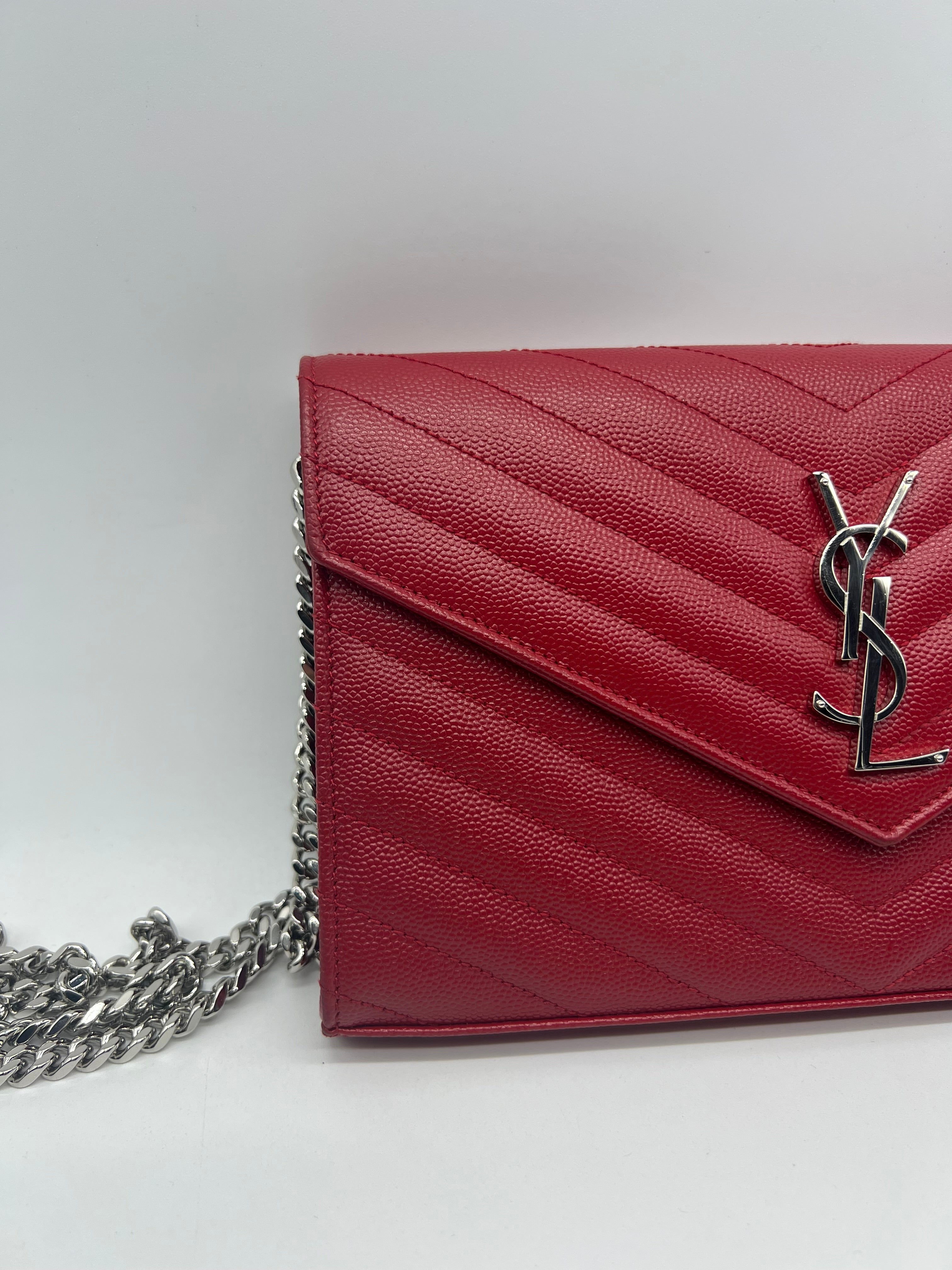 Saint Laurent Pochette Cassandre con Catena