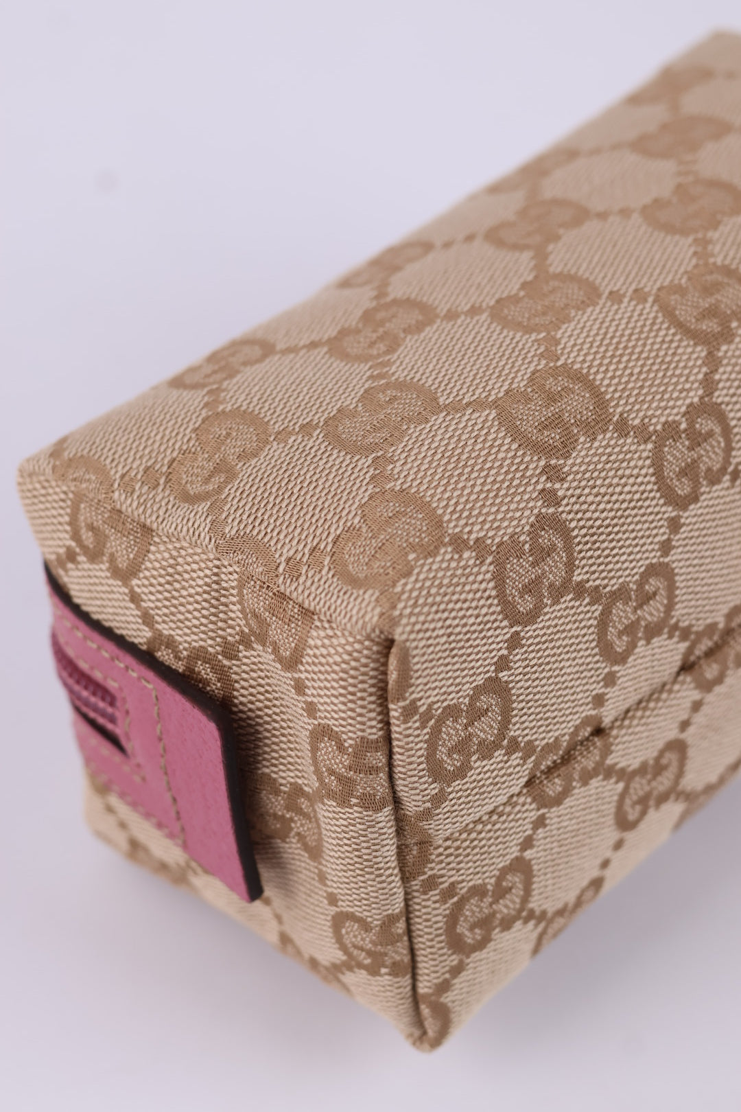 Gucci Mini Pouch GG Wave