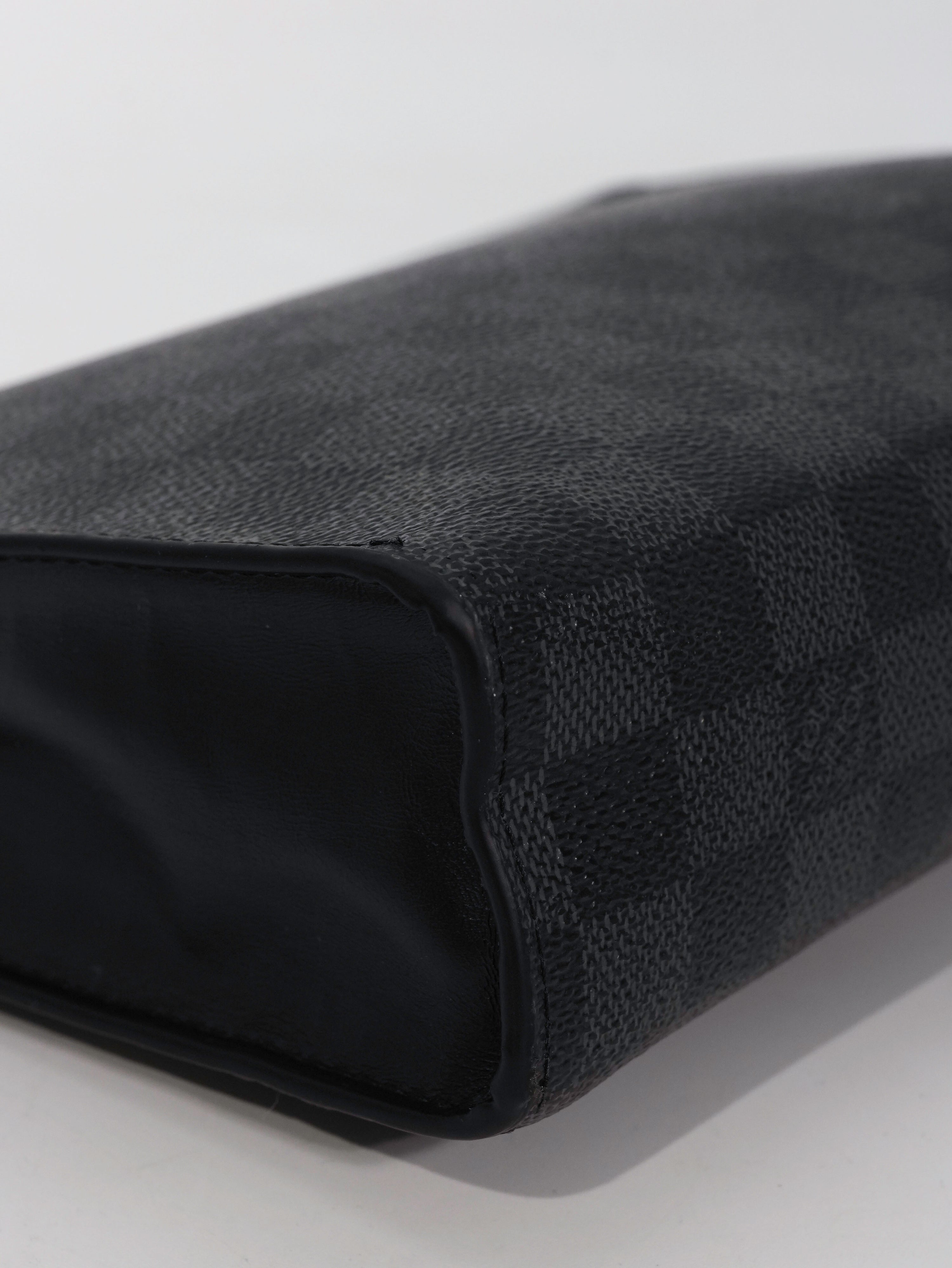 Louis Vuitton Pochette Toilette Damier Graphite