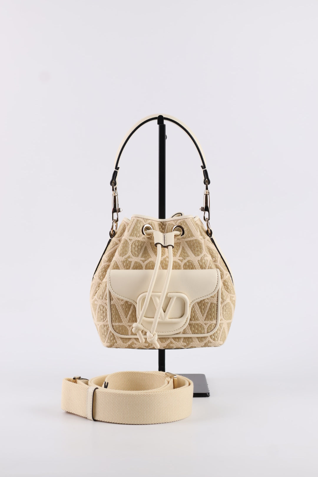 Valentino Bucket Locò Iconographe