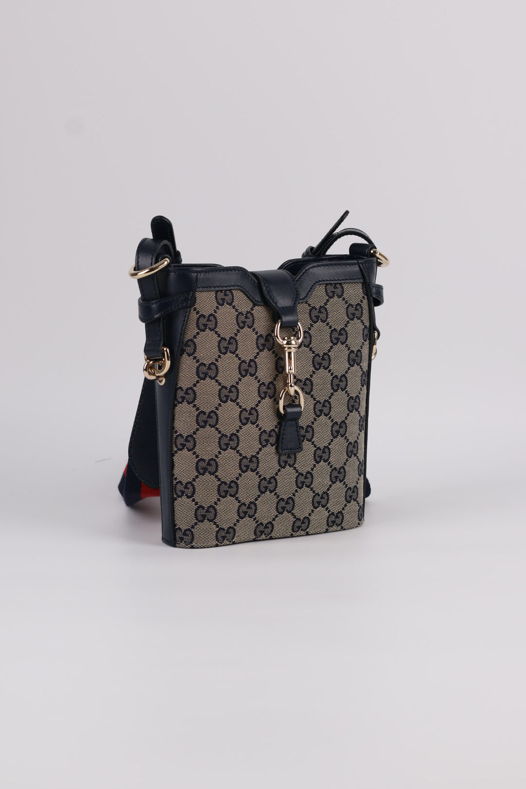 Gucci Mini Bucket Jackie GG Wave