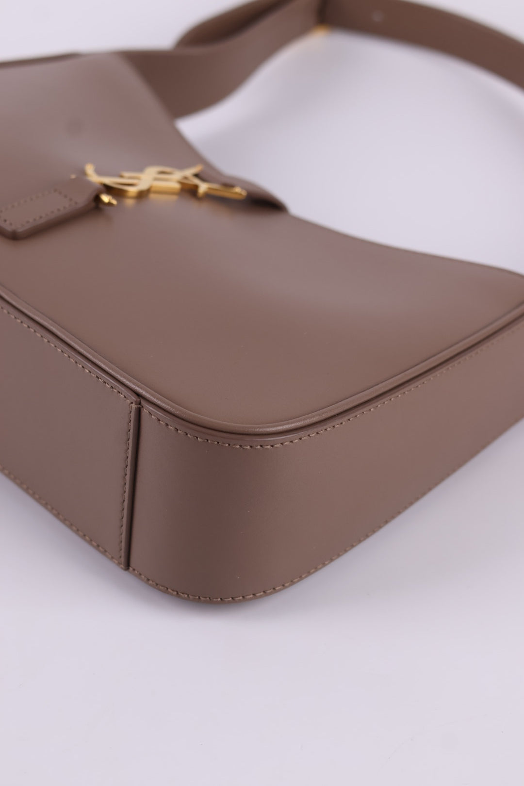 Saint Laurent Hobo Le 5 À 7