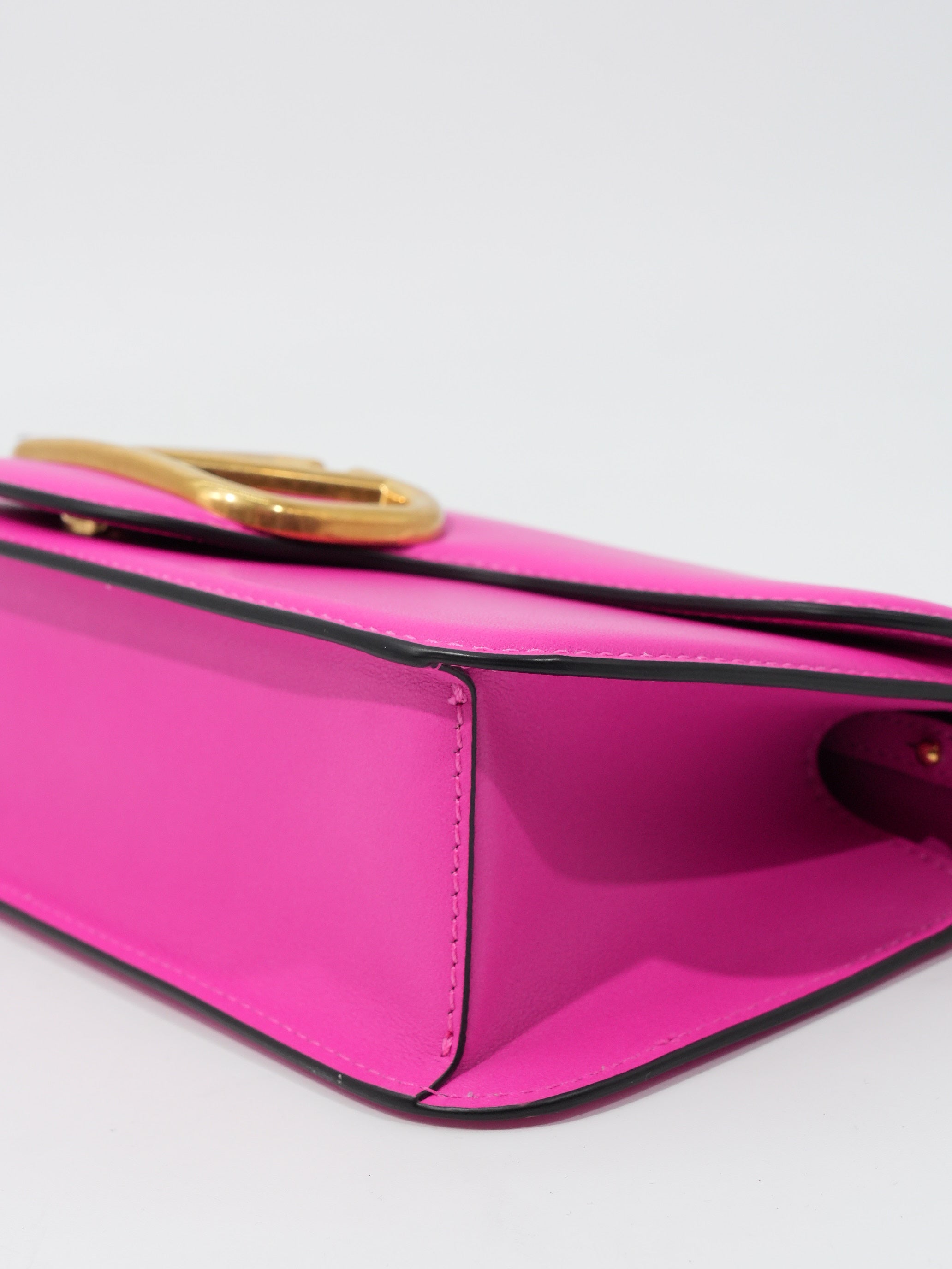 Valentino Locó Media