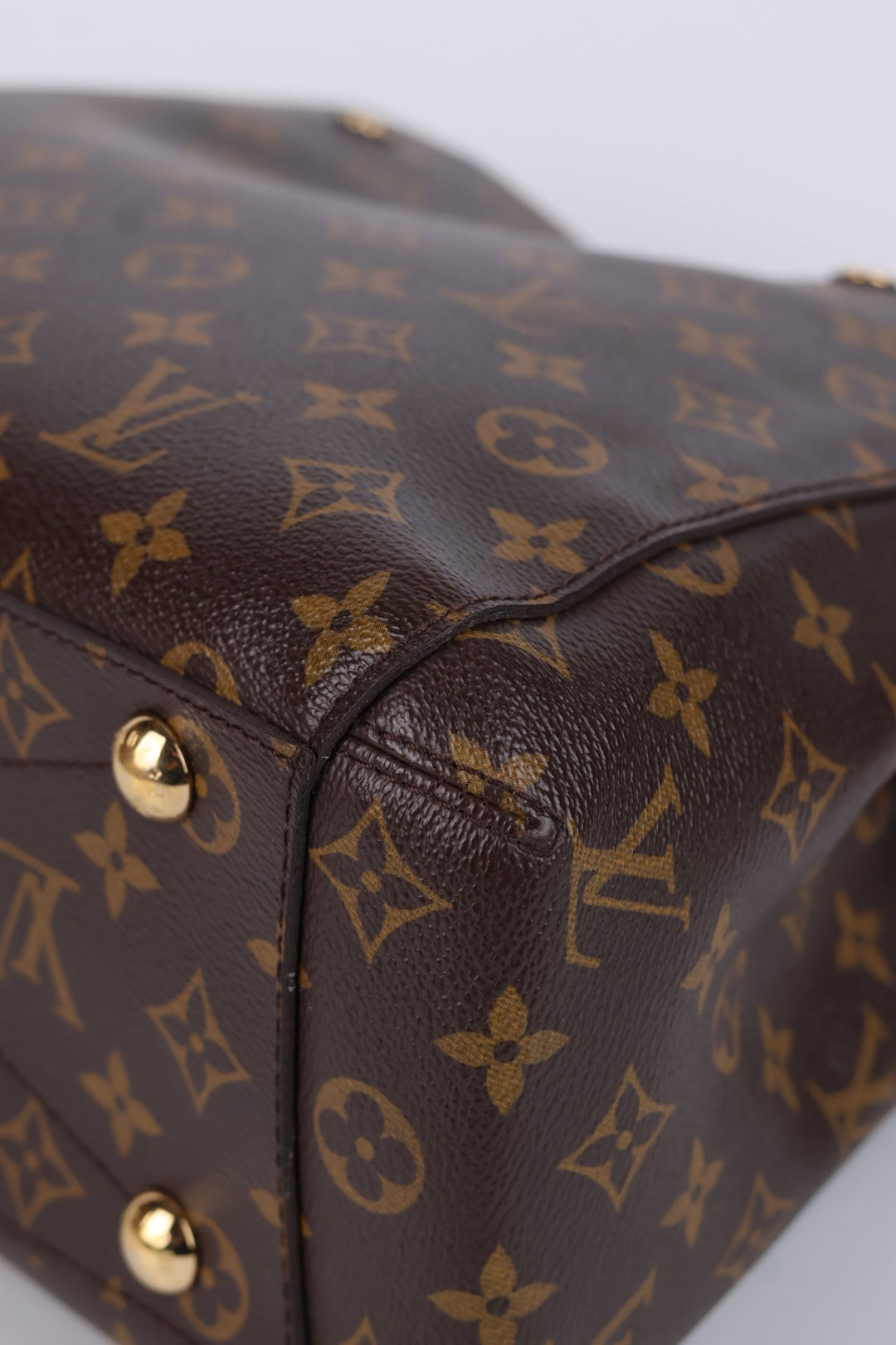 Louis Vuitton Montaigne MM