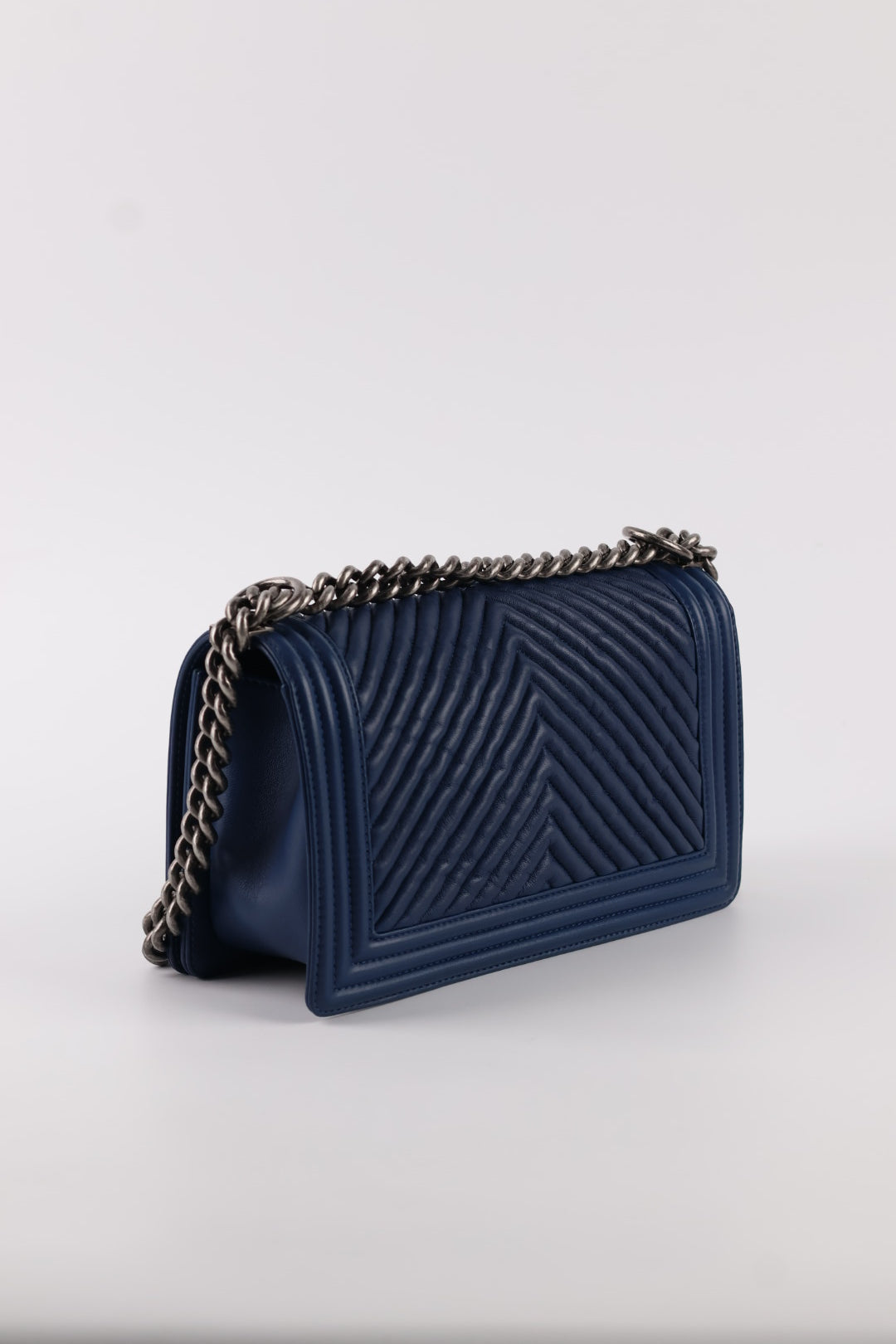 Chanel Boy Media in Pelle Blu