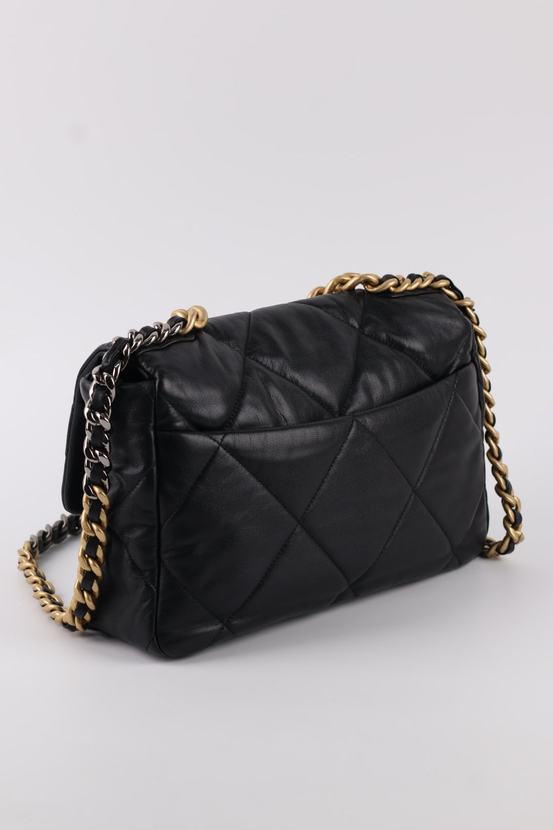 Chanel 19 Media in Pelle