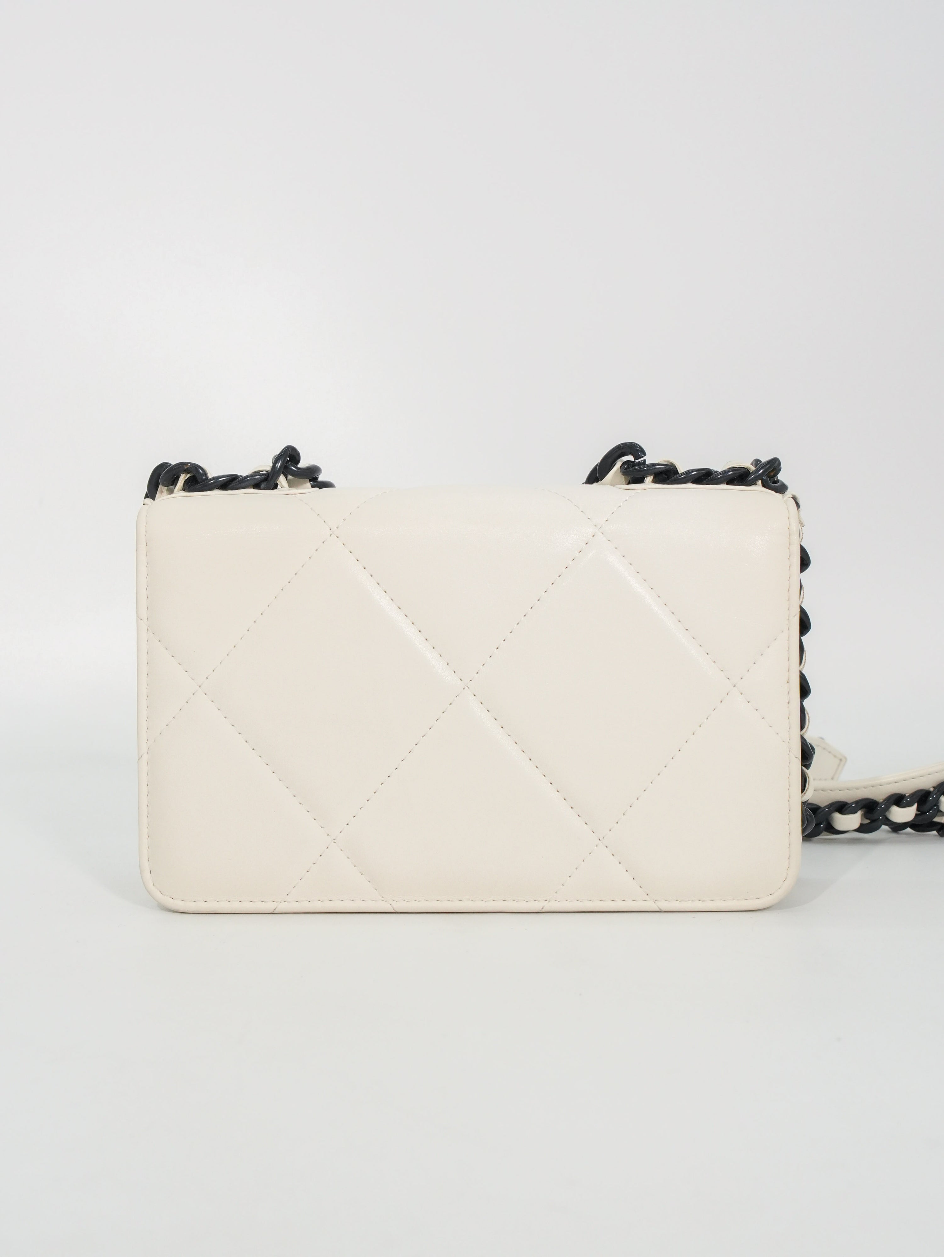 Chanel 19 Woc in Pelle