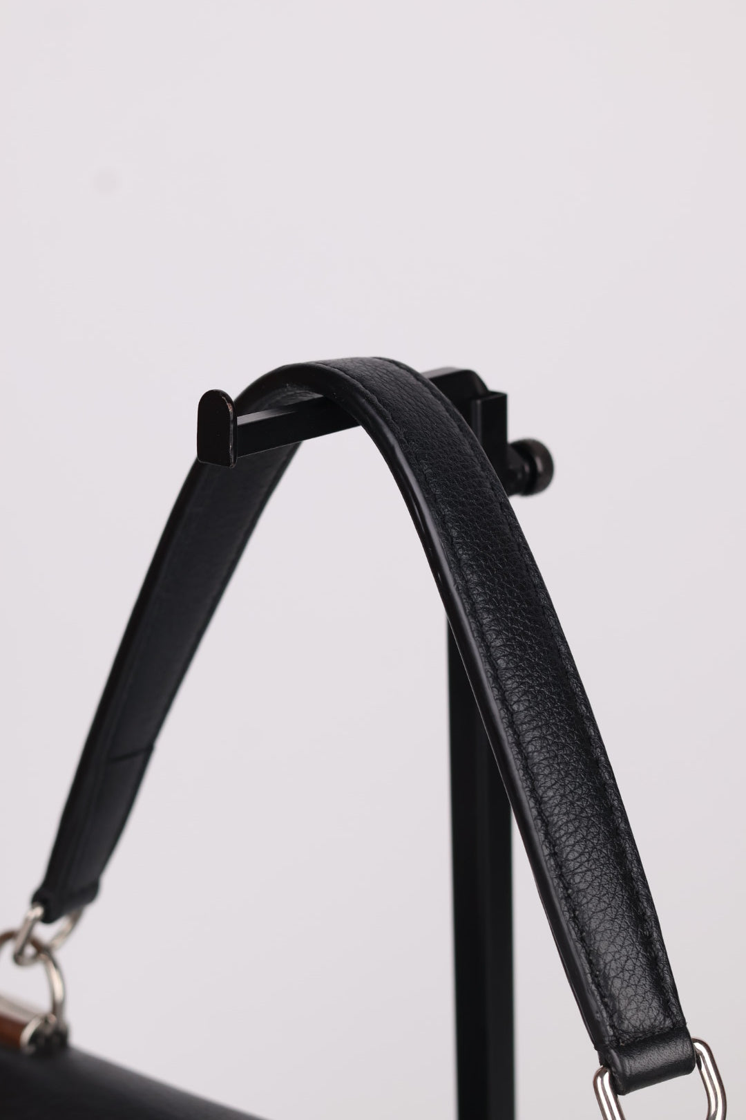 Louis Vuitton Lockme Handle in Pelle