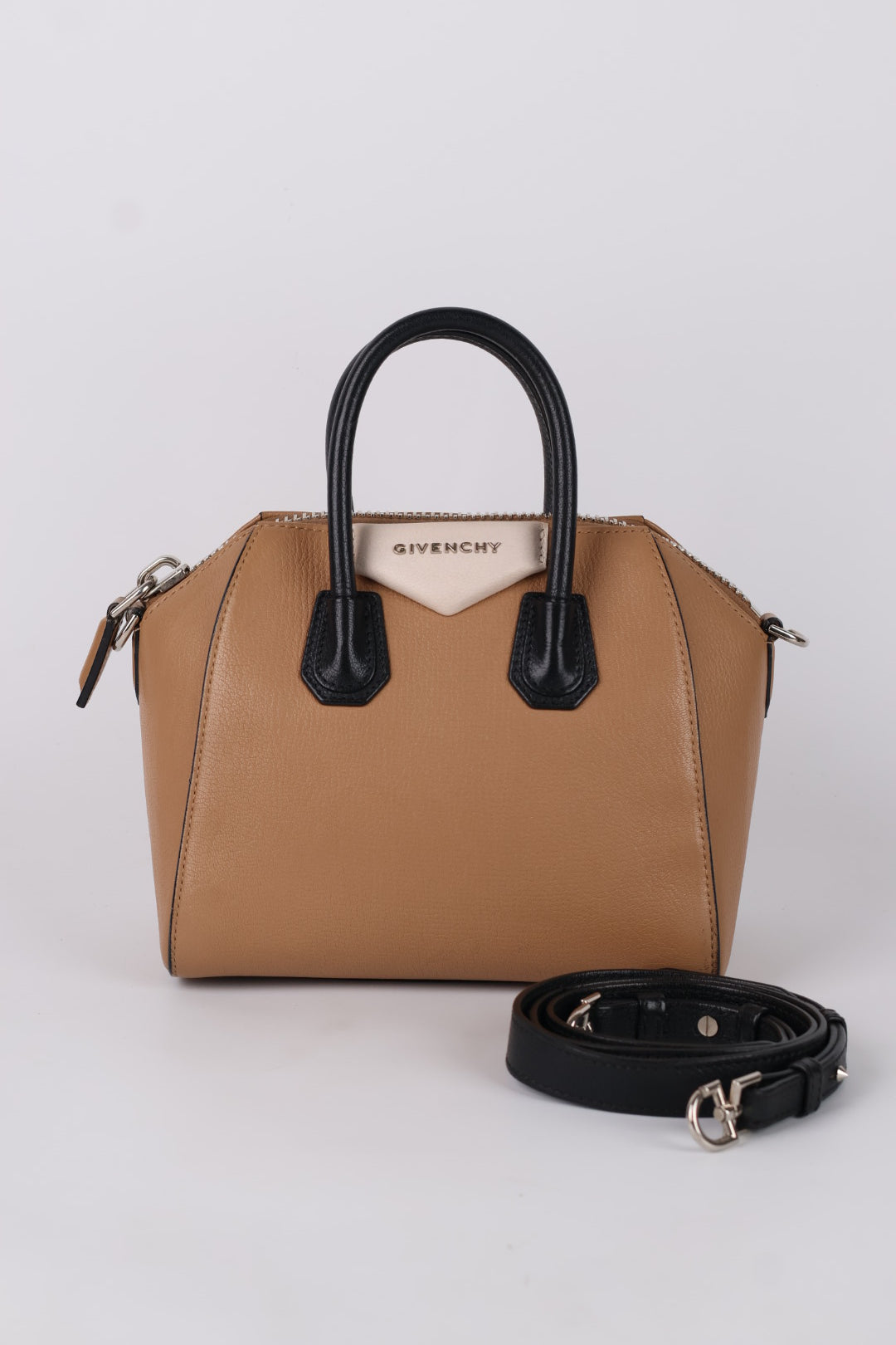 Givenchy Antigona Small in Pelle