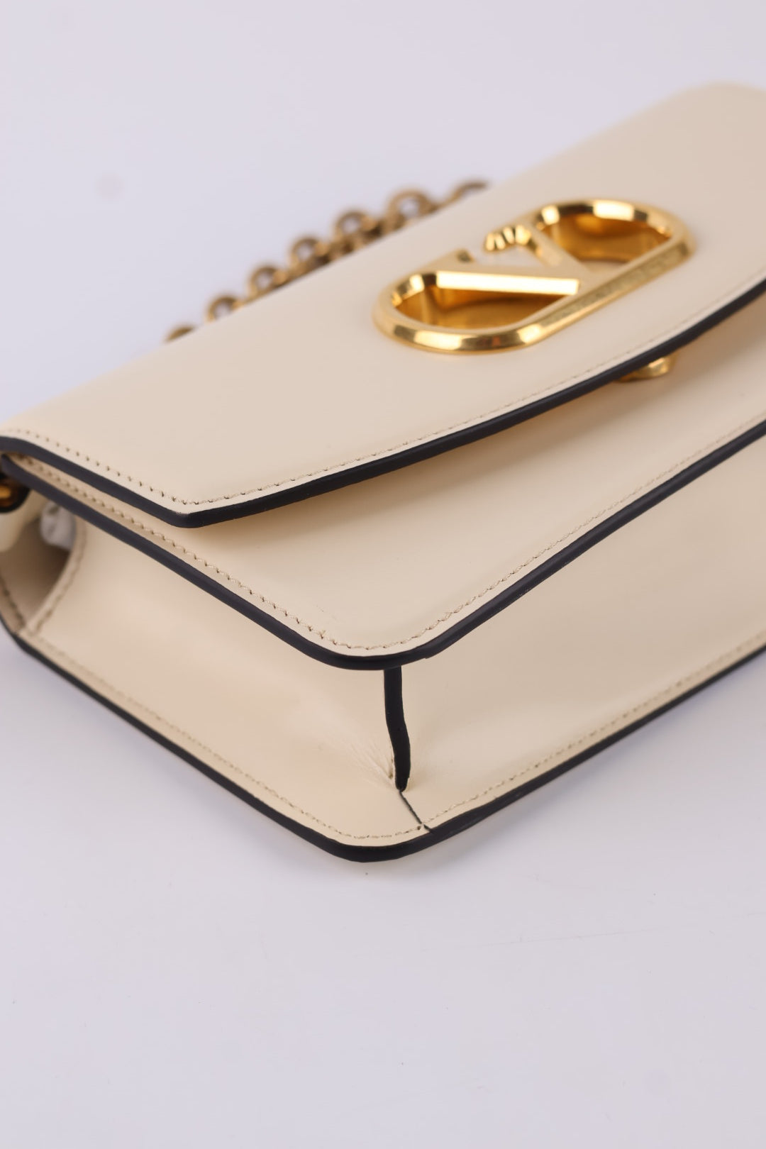 Valentino Clutch Vain in Pelle