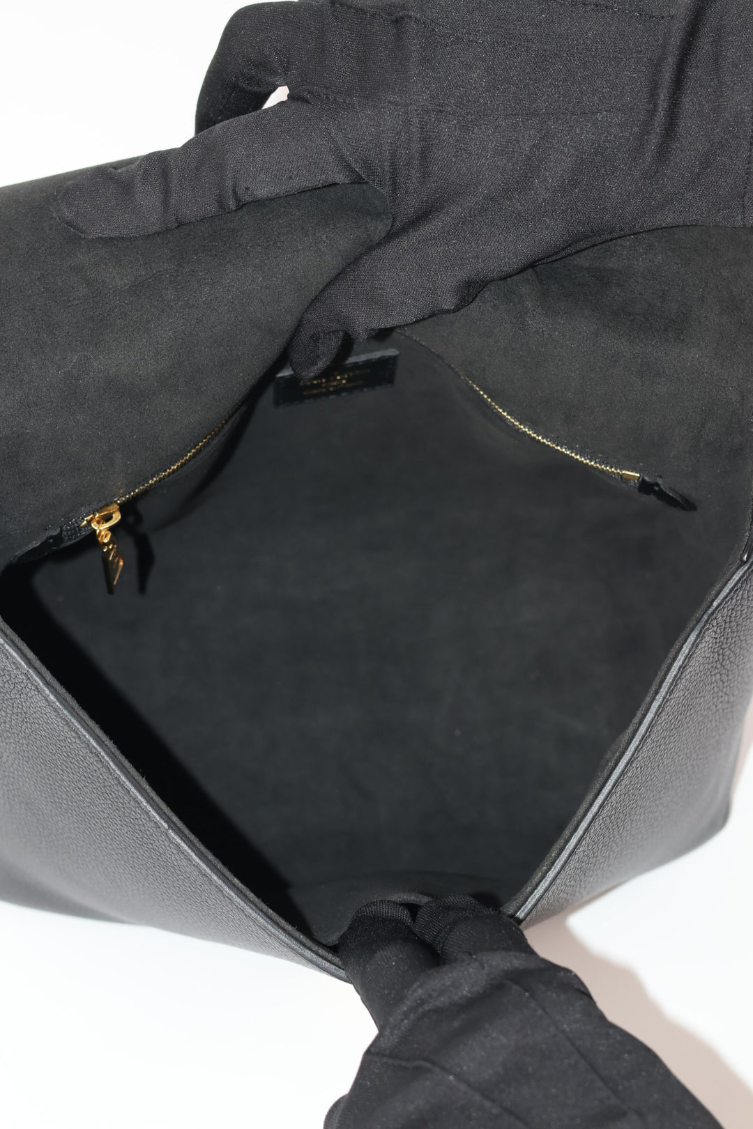 Louis Vuitton Volta Taurillon
