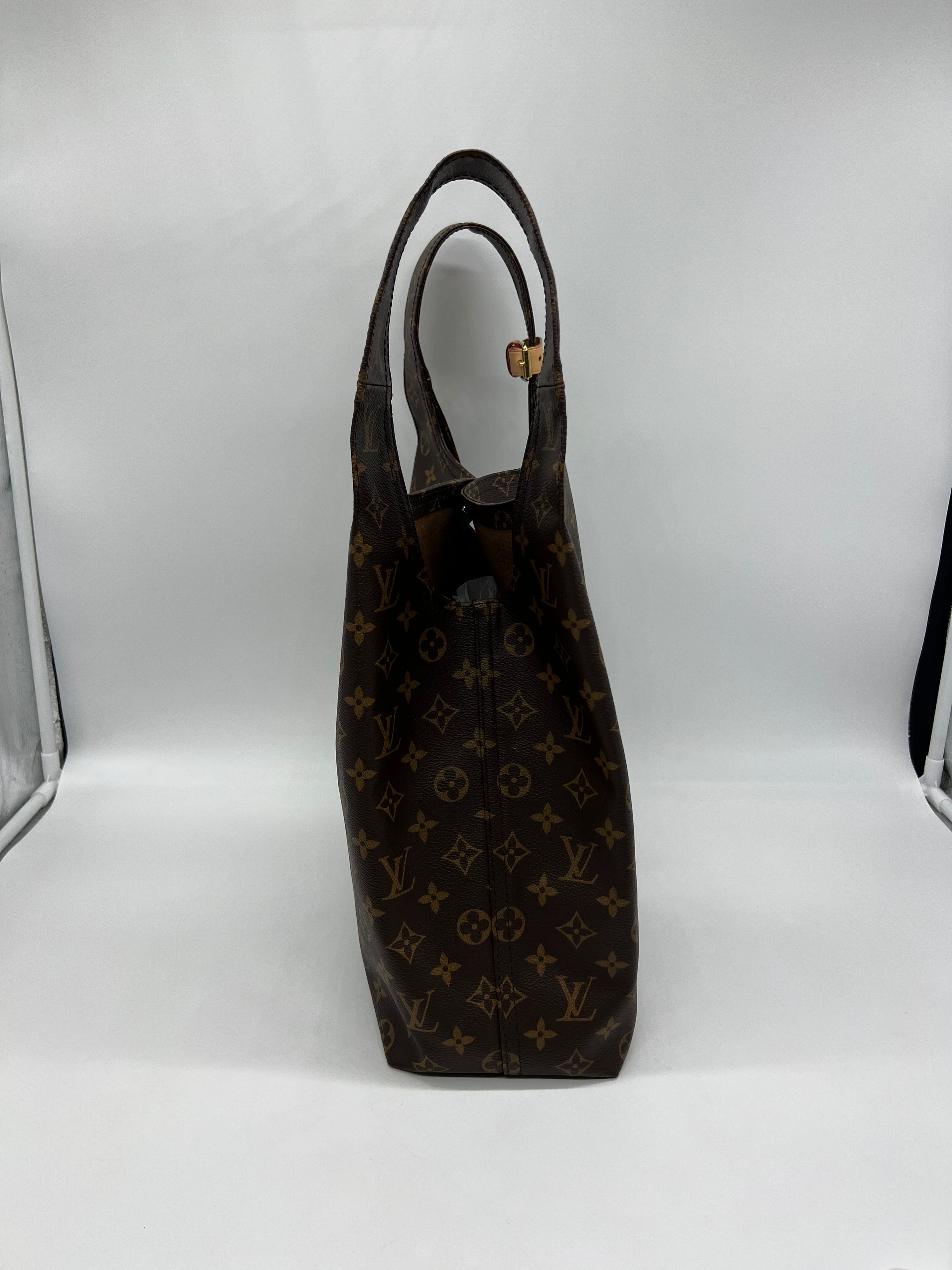 Louis Vuitton Atlantis GM Monogram