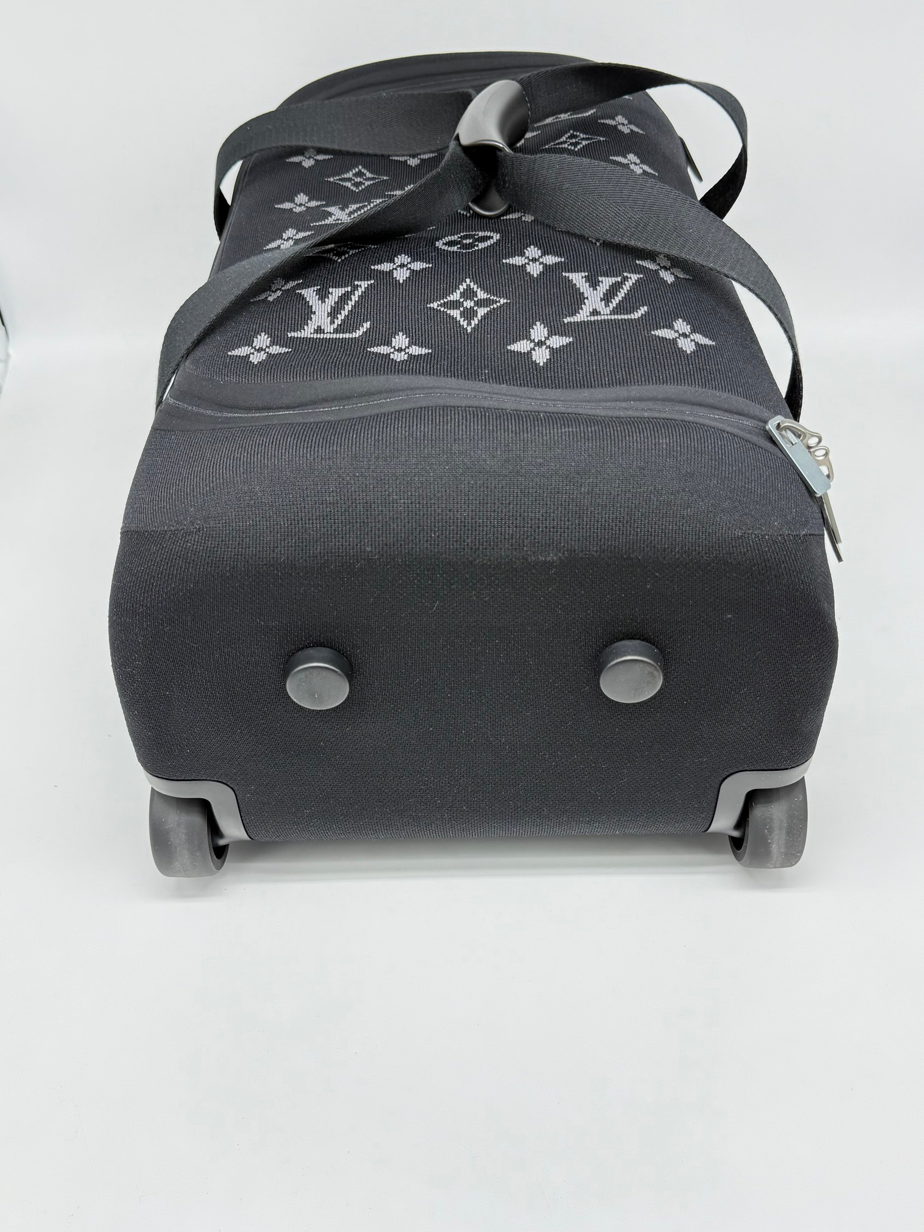 Louis Vuitton Horizon Duffle 55